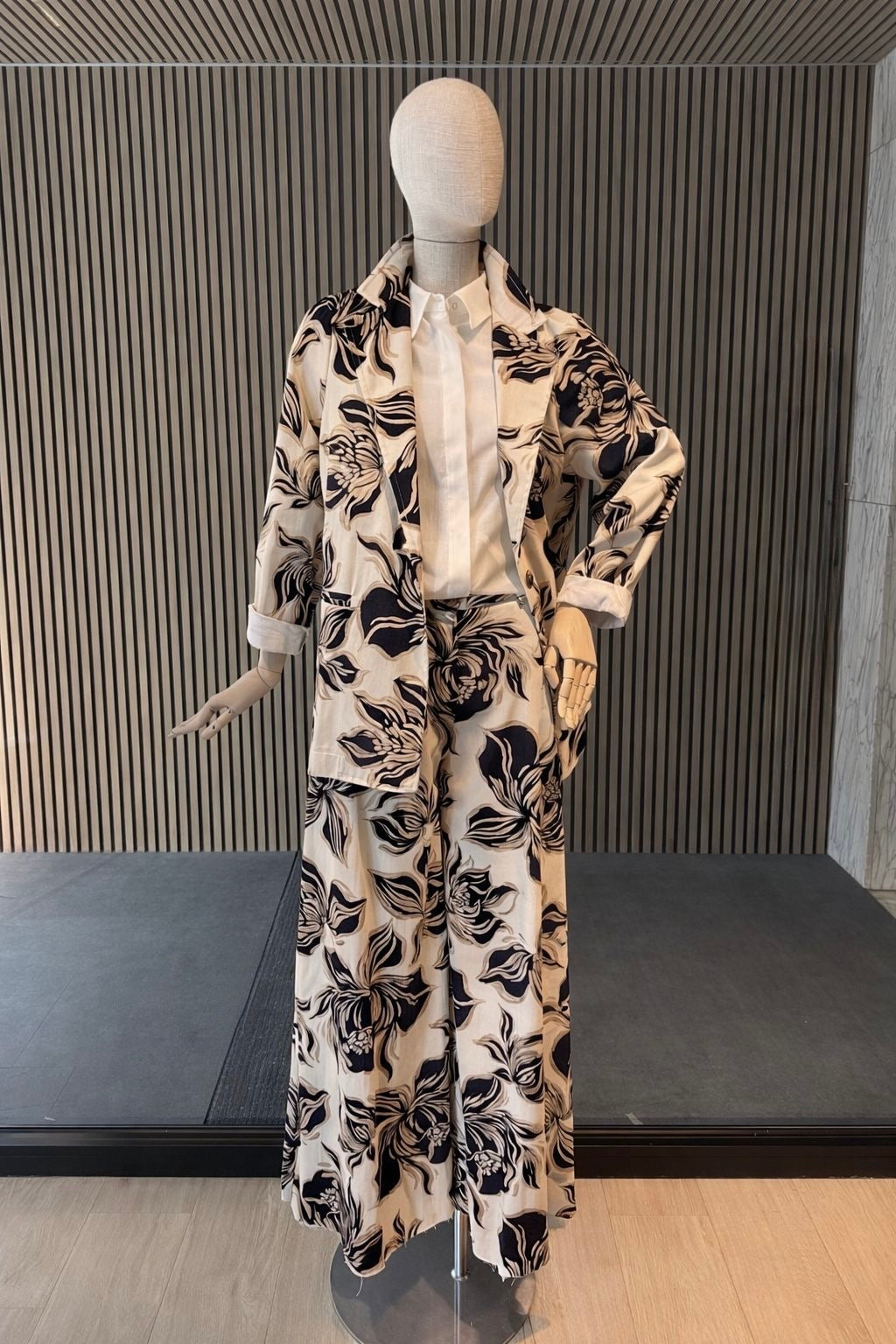 Women's Relaxed Fit Black & Beige Floral Blazer - One Button Jacket