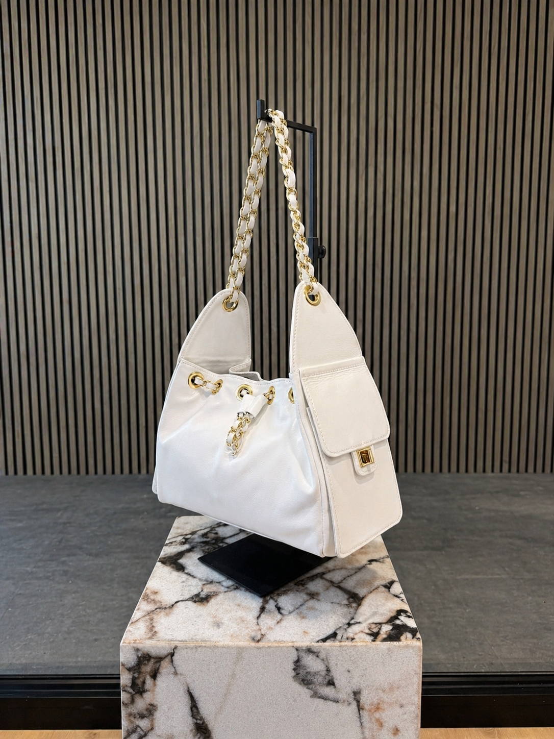 White Leather Shoulder Bag With Gold Chain Strap