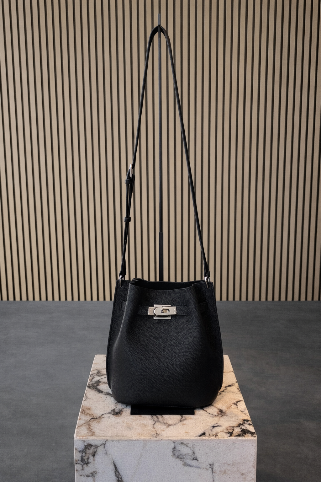 Luxury Black Pebbled Leather Bag - Elegant Crossbody Shoulder Bag