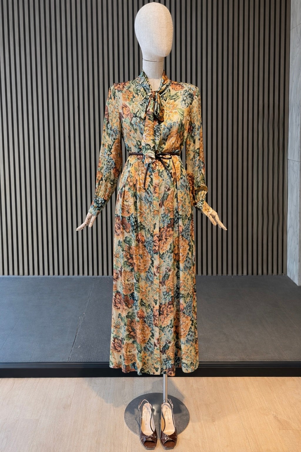 Elegant Floral Tie-Neck Maxi Dress With Belt