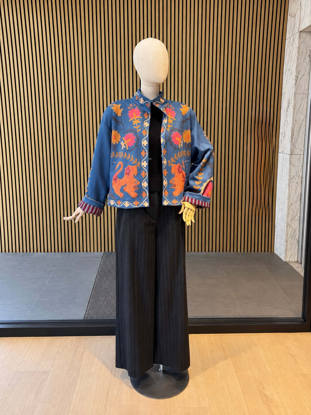 Relaxed Fit Blue Floral Print Cropped Jacket With Mandarin Collar