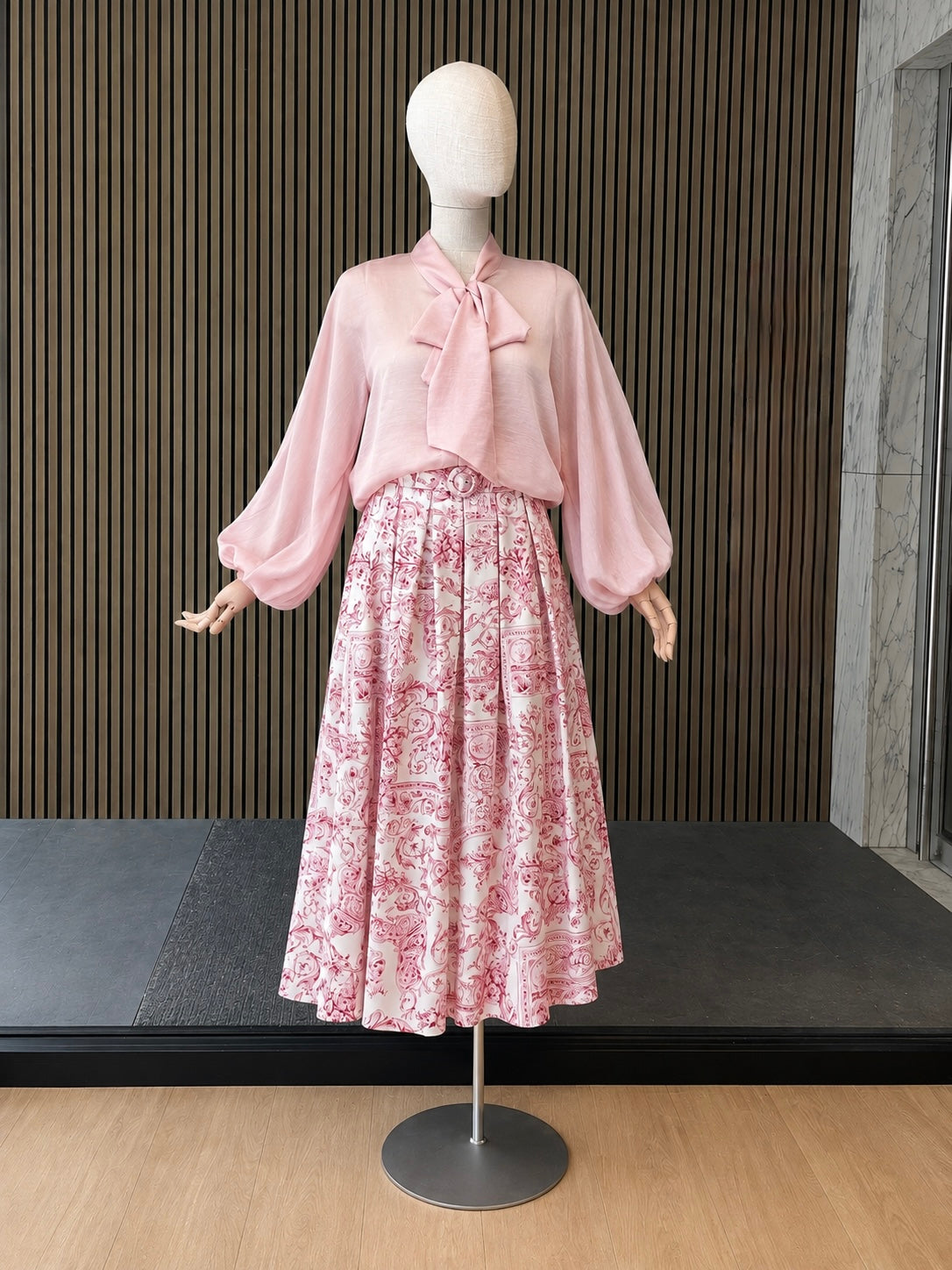 Jupe longue ceinturée à imprimé toile rose – Jupe trapèze élégante taille haute