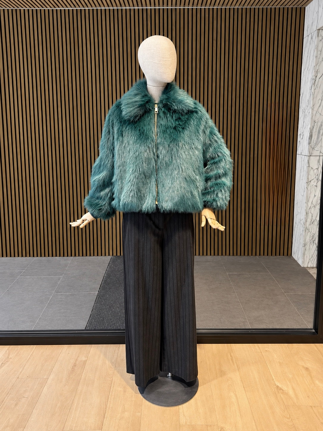 Women's Relaxed Fit Emerald Green Faux Fur Jacket With Zip & Statement Collar