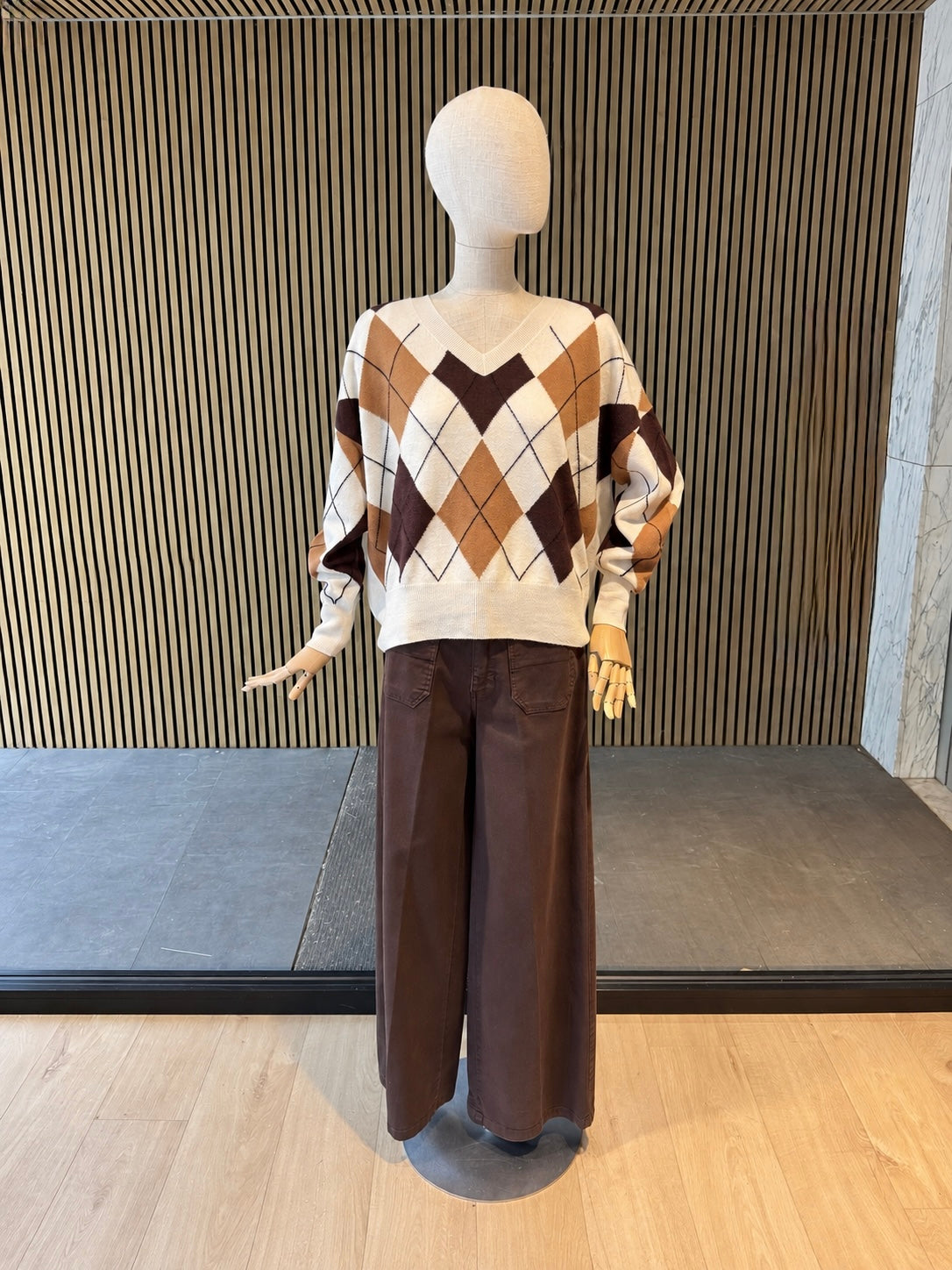 Women's Relaxed Fit Cream Argyle V-Neck Wool Sweater - Brown & Camel