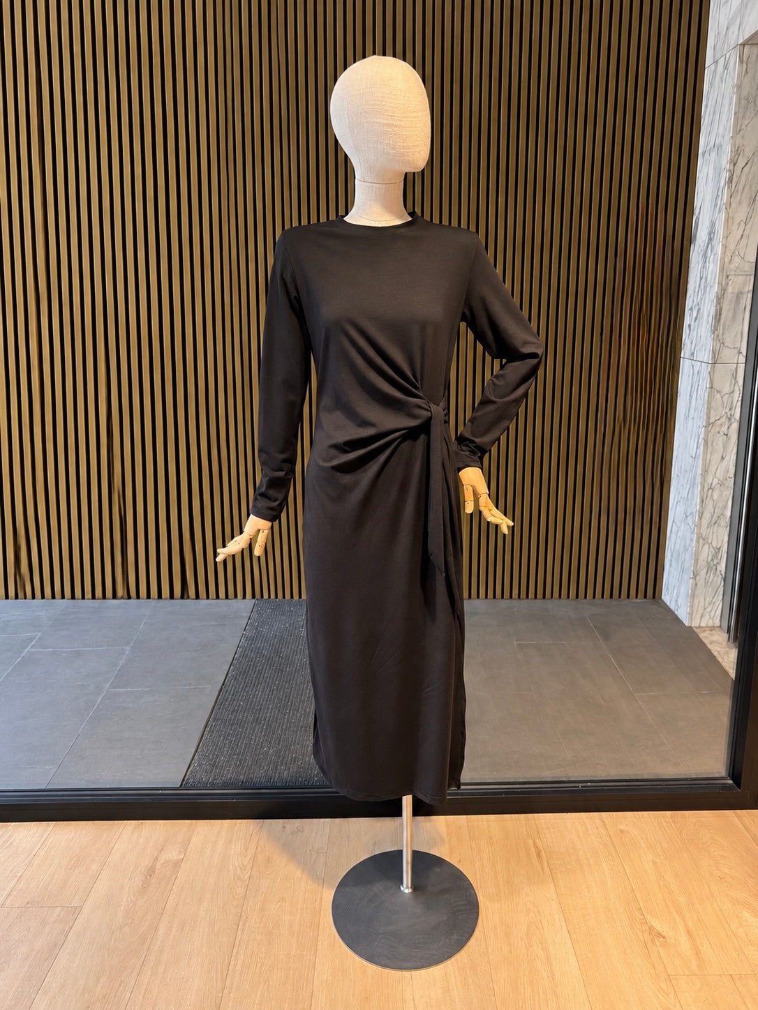 Black Side-Knot Long Sleeve Maxi Dress