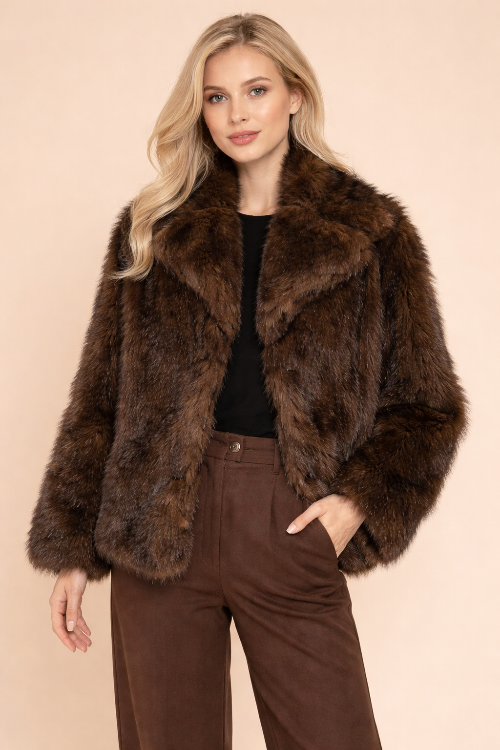Fausse fourrure marron coupe décontractée