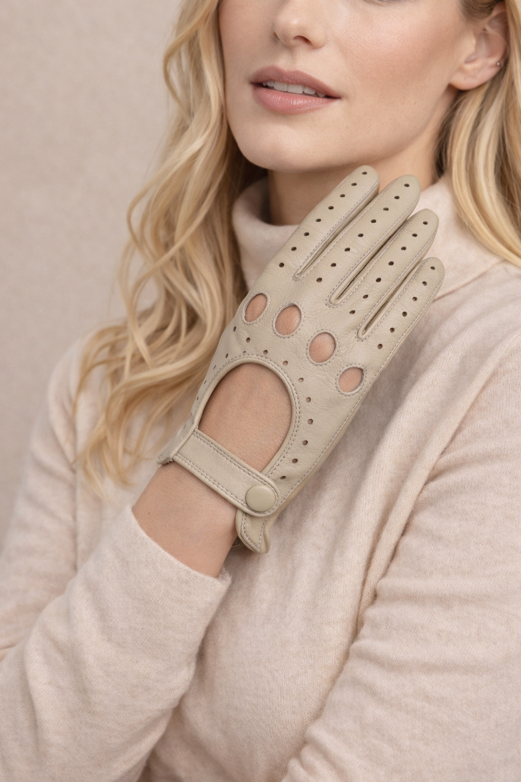 Messina Women's cream leather driving gloves