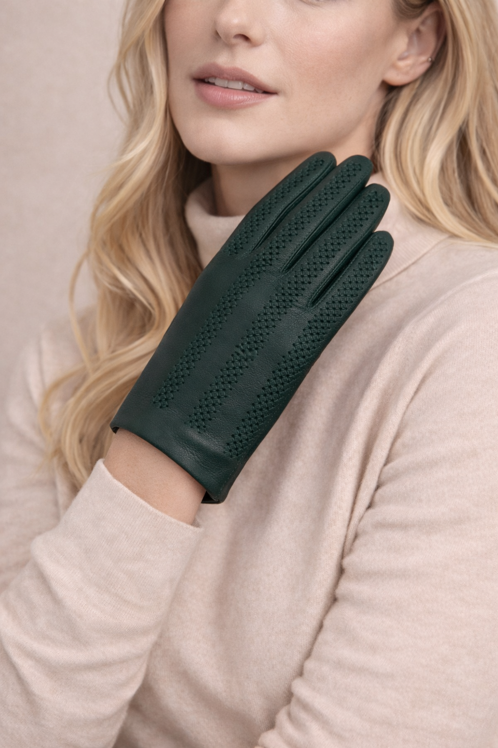 Vernazza women's green olive leather gloves