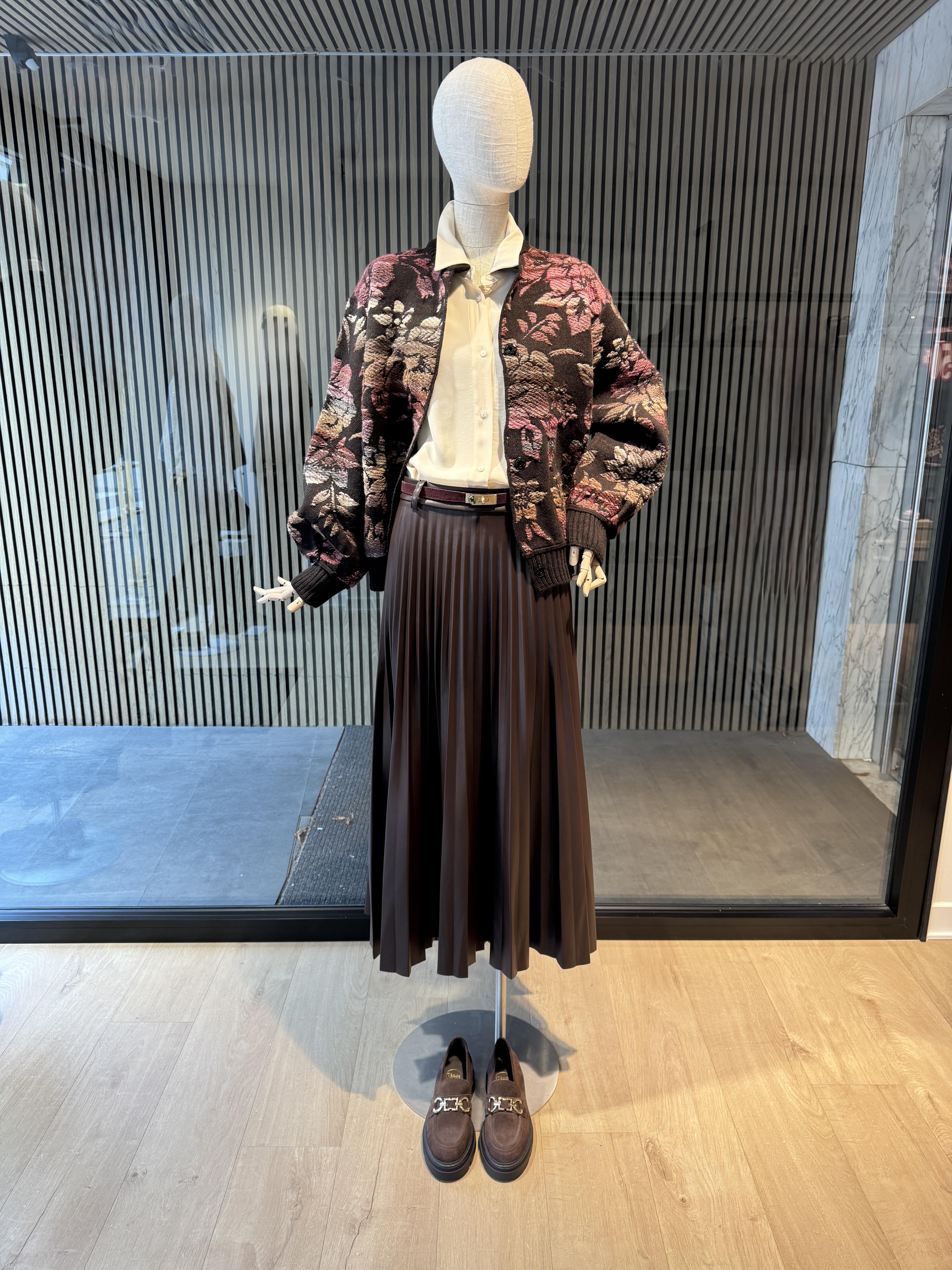 Faux leather pleated brown skirt