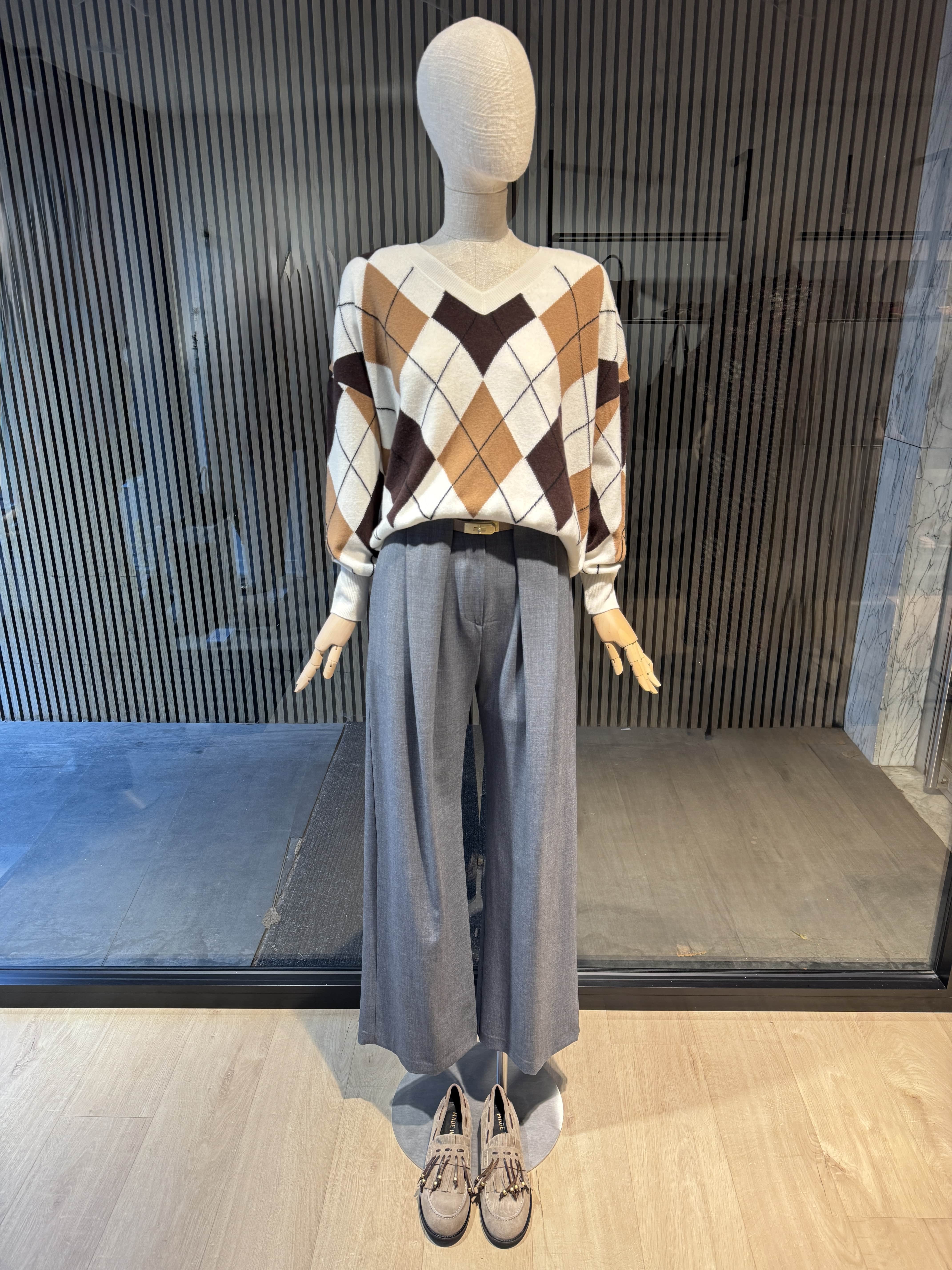 Relaxed fit wool cream/brown/camel sweater v-neck