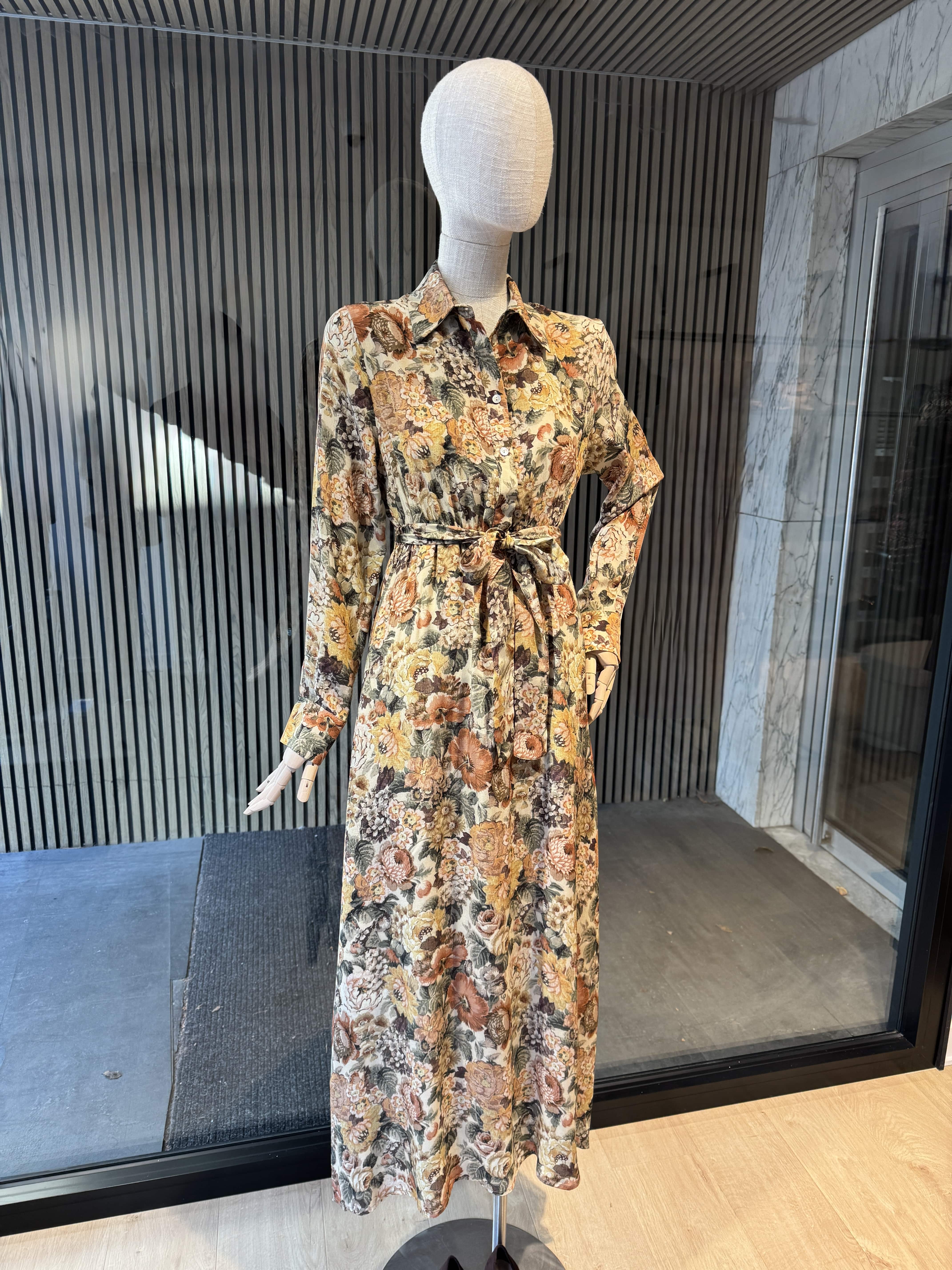 Long floral dress with a belt