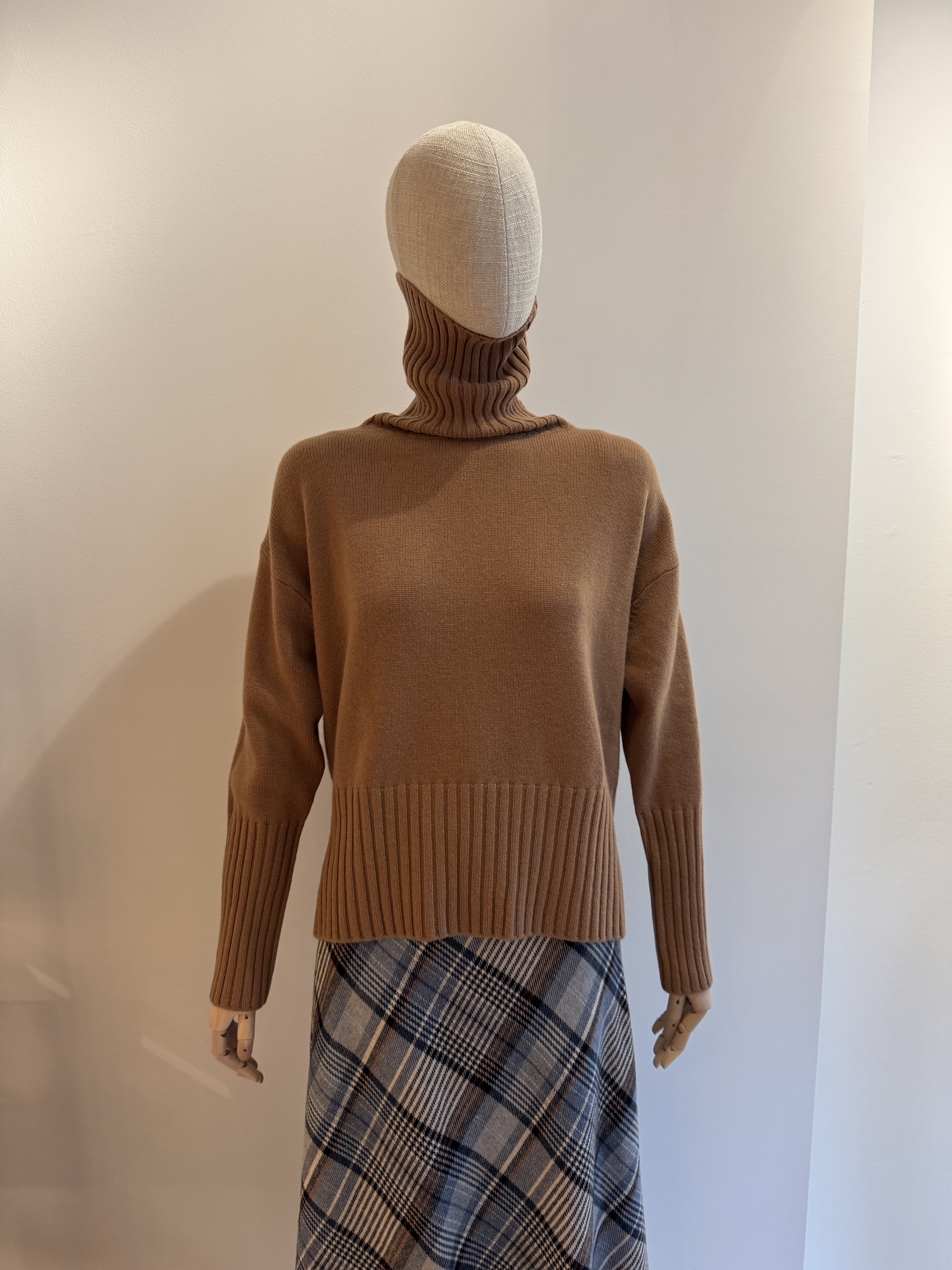 Relaxed fit camel sweater