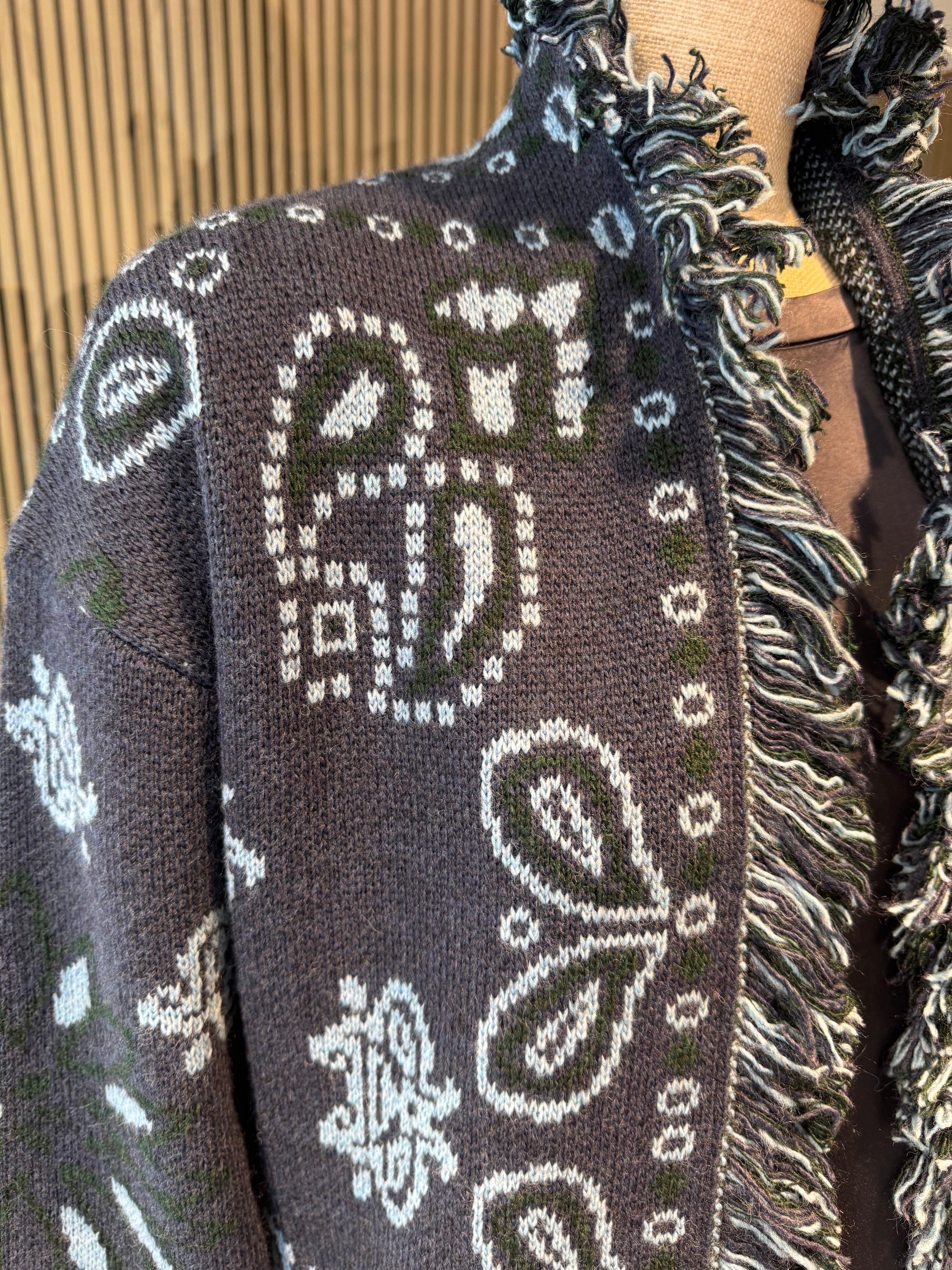 Cardigan in paisley print