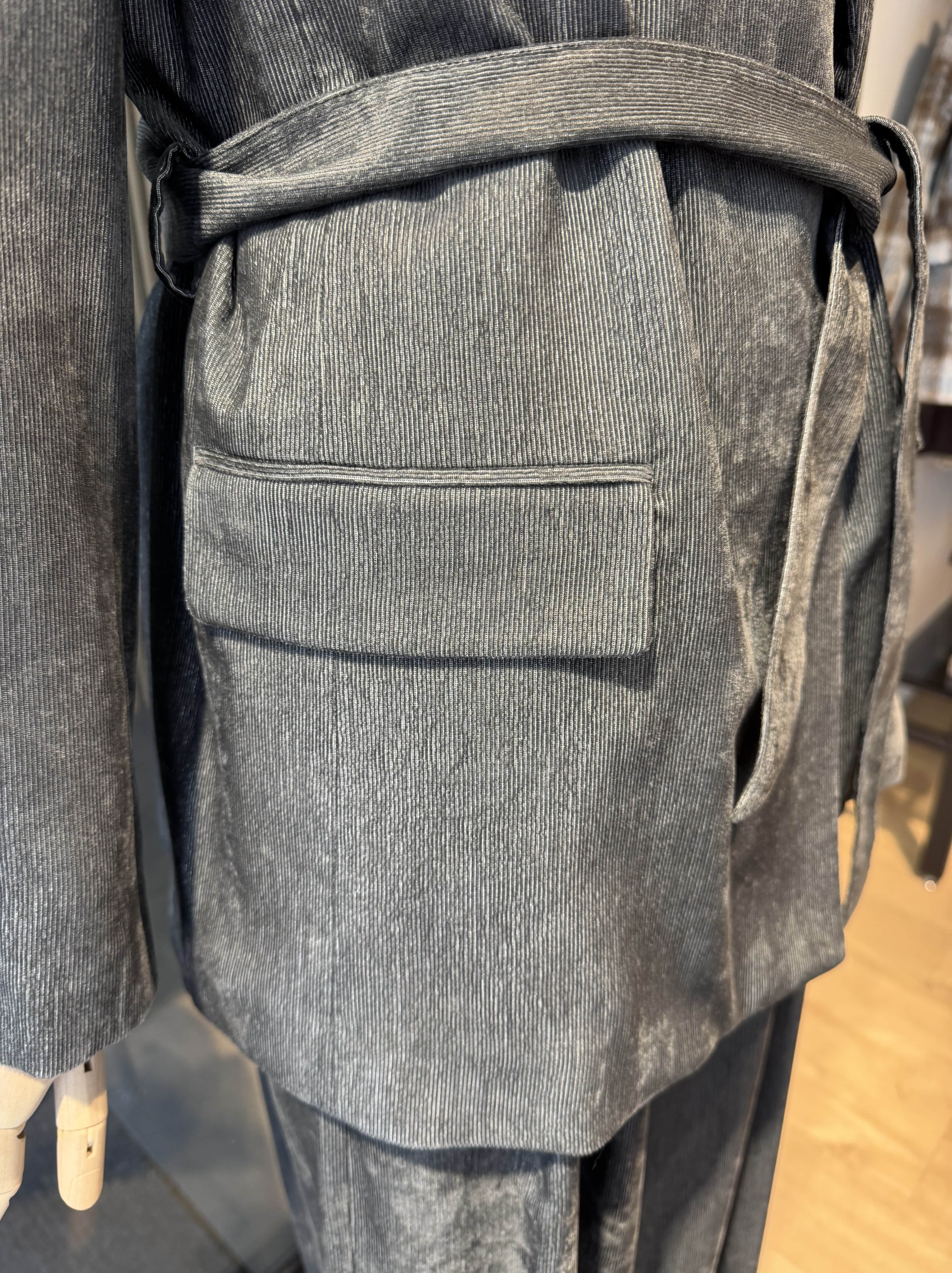 Relaxed fit corduroy jacket with silver lines