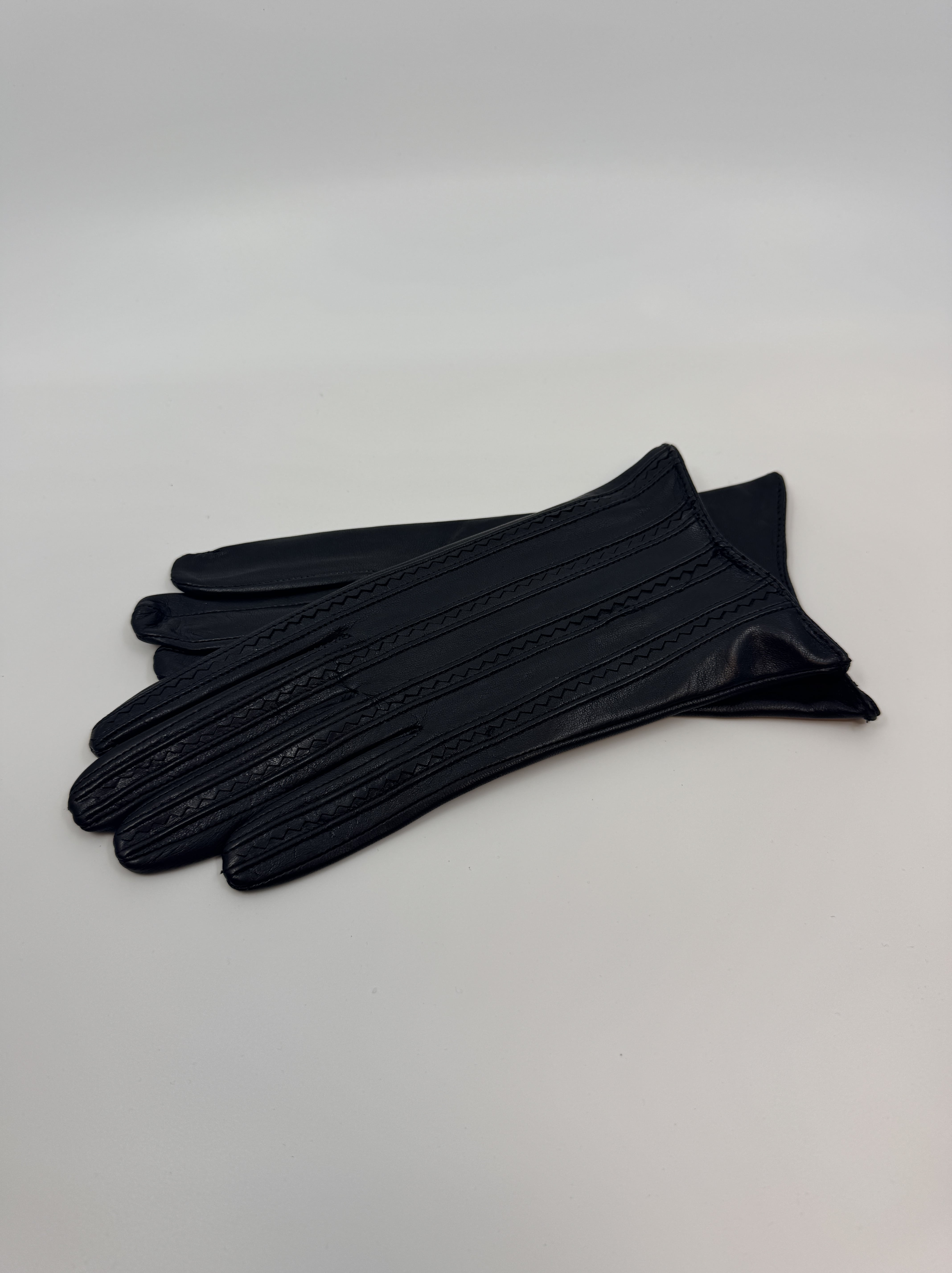 Pavia women's black leather gloves