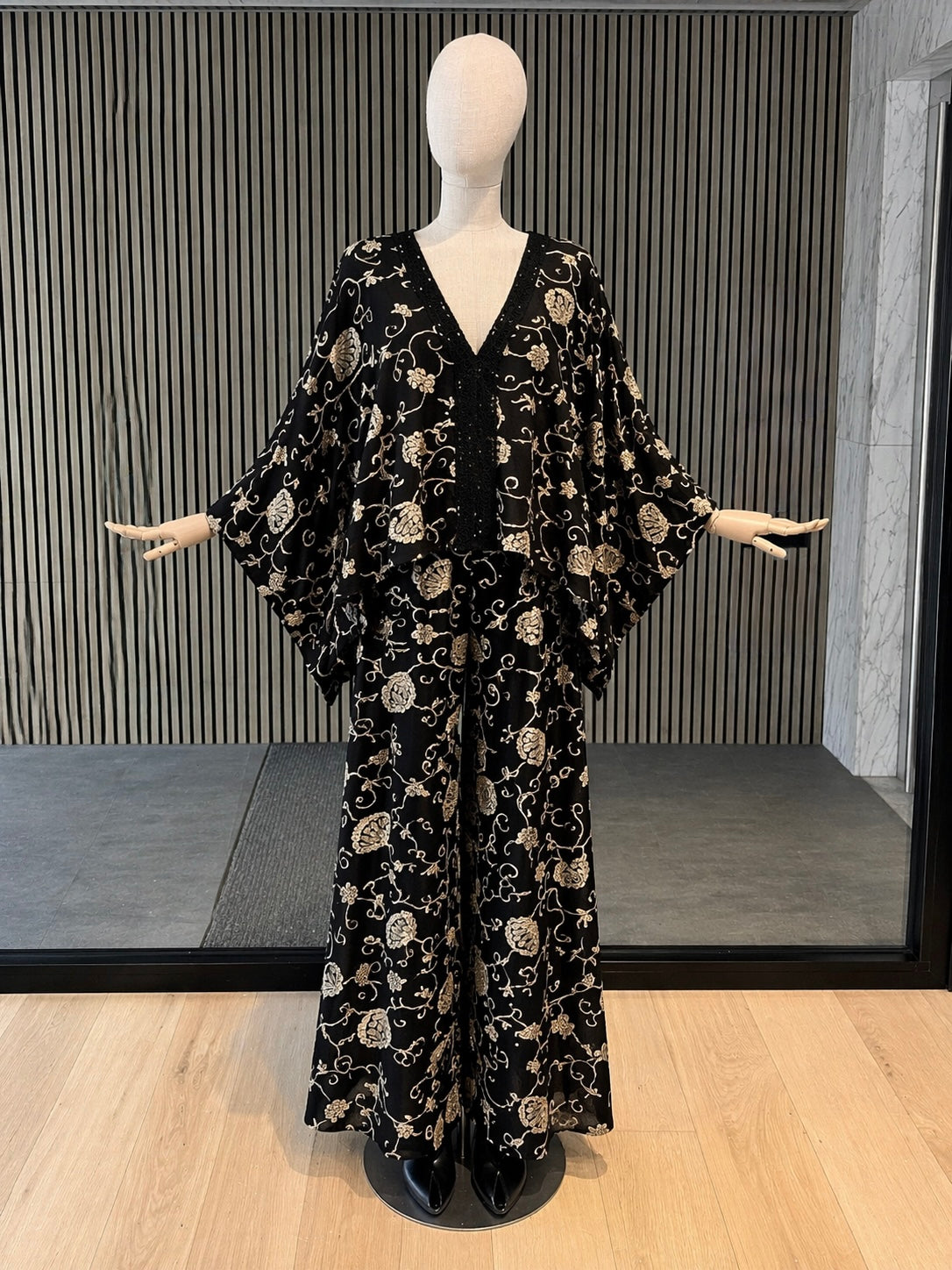 Black Gold Embroidered Relaxed Fit Kimono Top