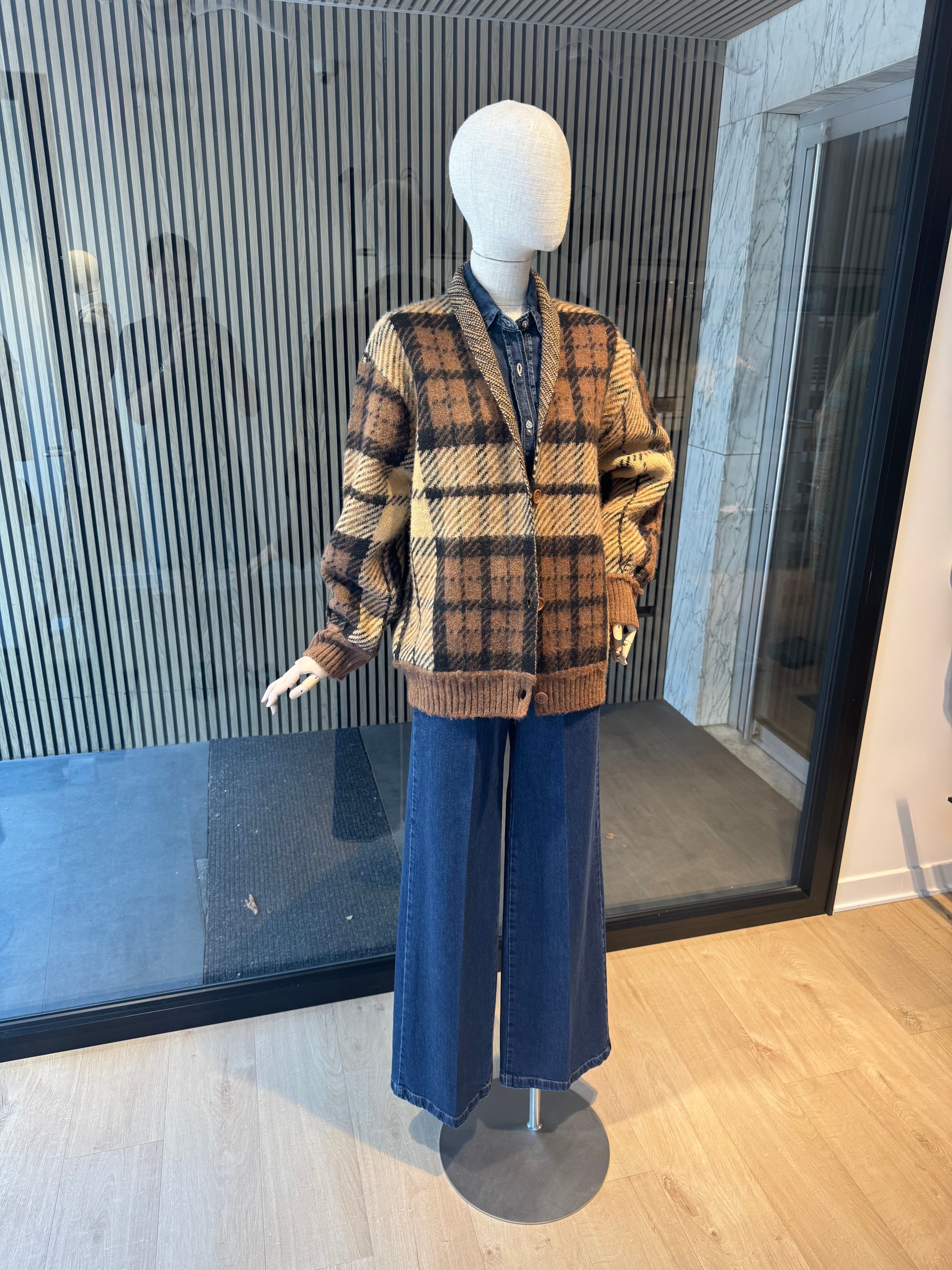 Relaxed check cardigan with buttons