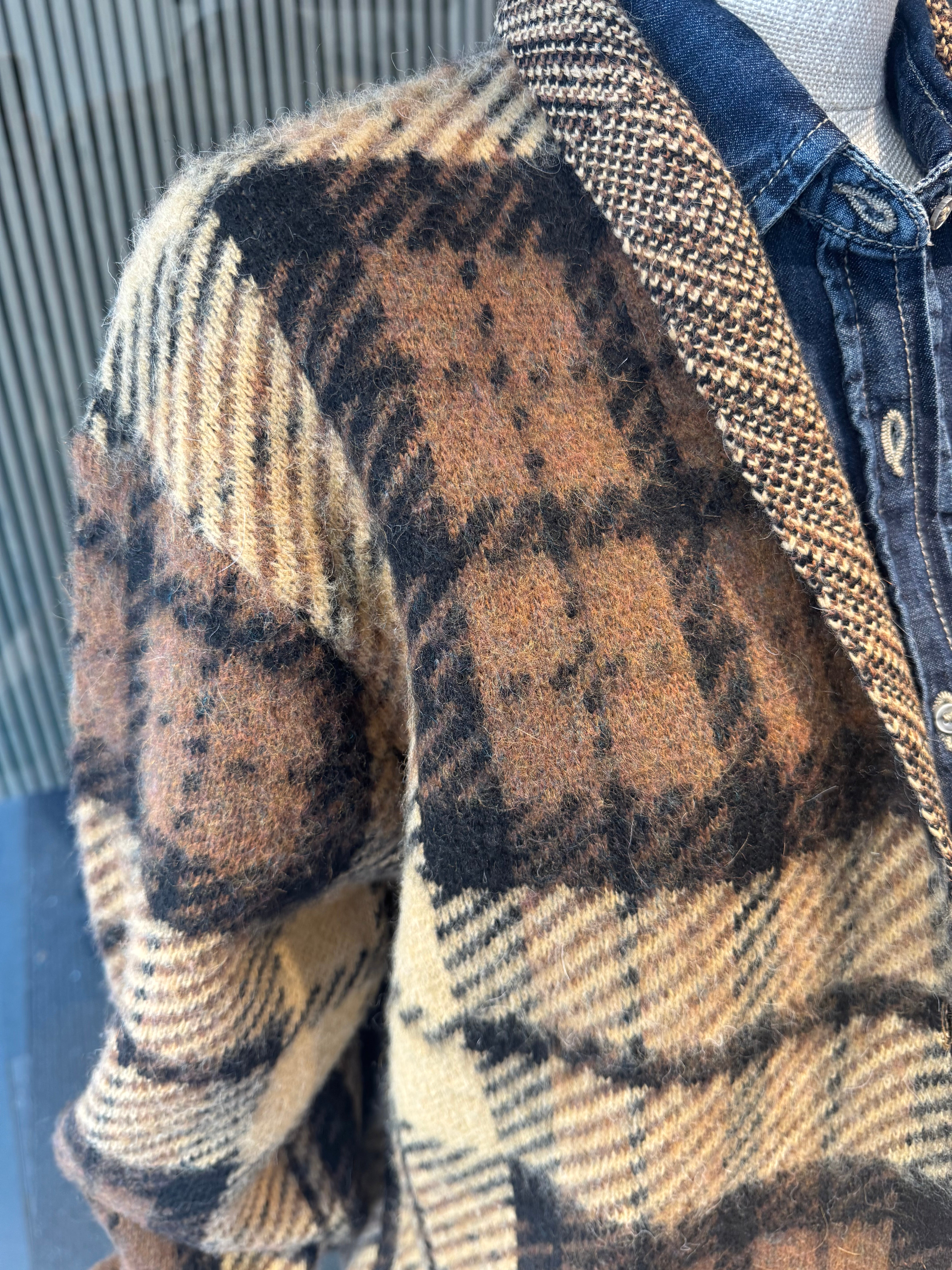 Relaxed check cardigan with buttons