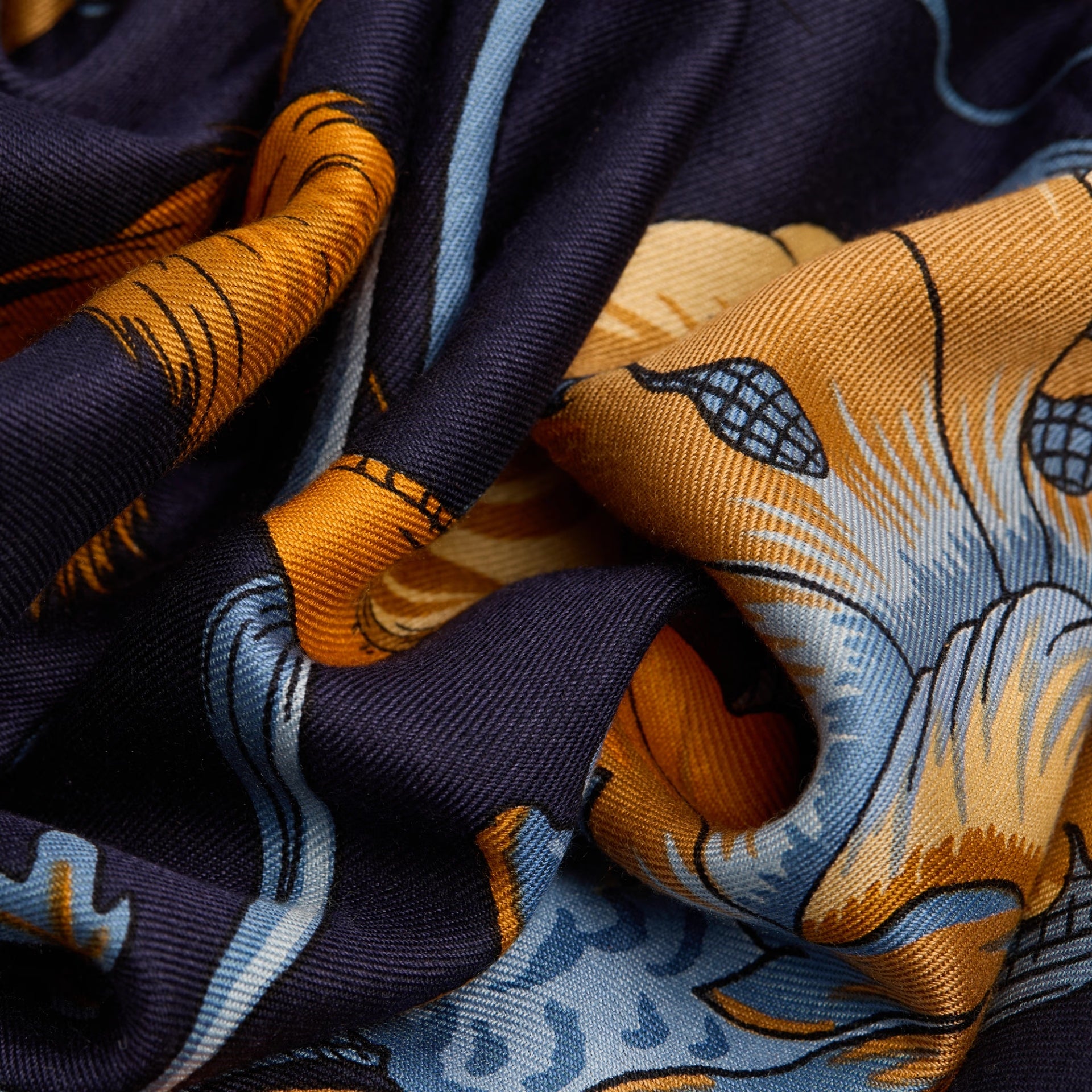 Square 100 Rococo navy scarf