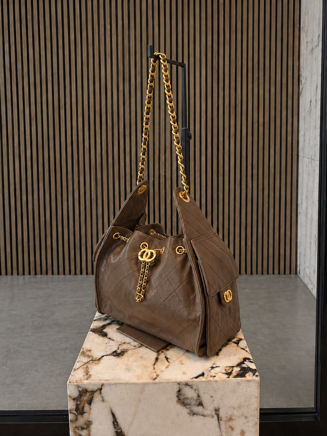 Luxury Quilted Mocha Brown Caviar Leather Shoulder Bag With Gold Chain Strap
