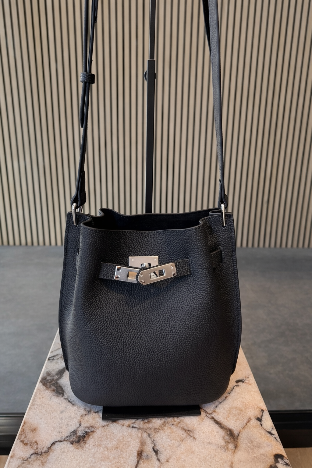 Luxury Black Pebbled Leather Bag - Elegant Crossbody Shoulder Bag