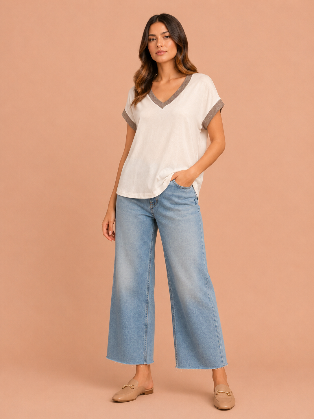 Luna Shimmer Trim V-Neck T-shirt - White & Taupe