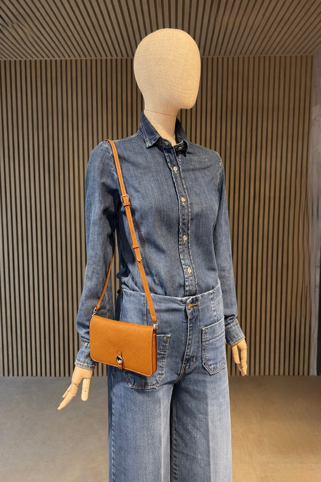 Luxe Cognac Leather Modular Crossbody Bag - Detachable Wallet & Adjustable Strap