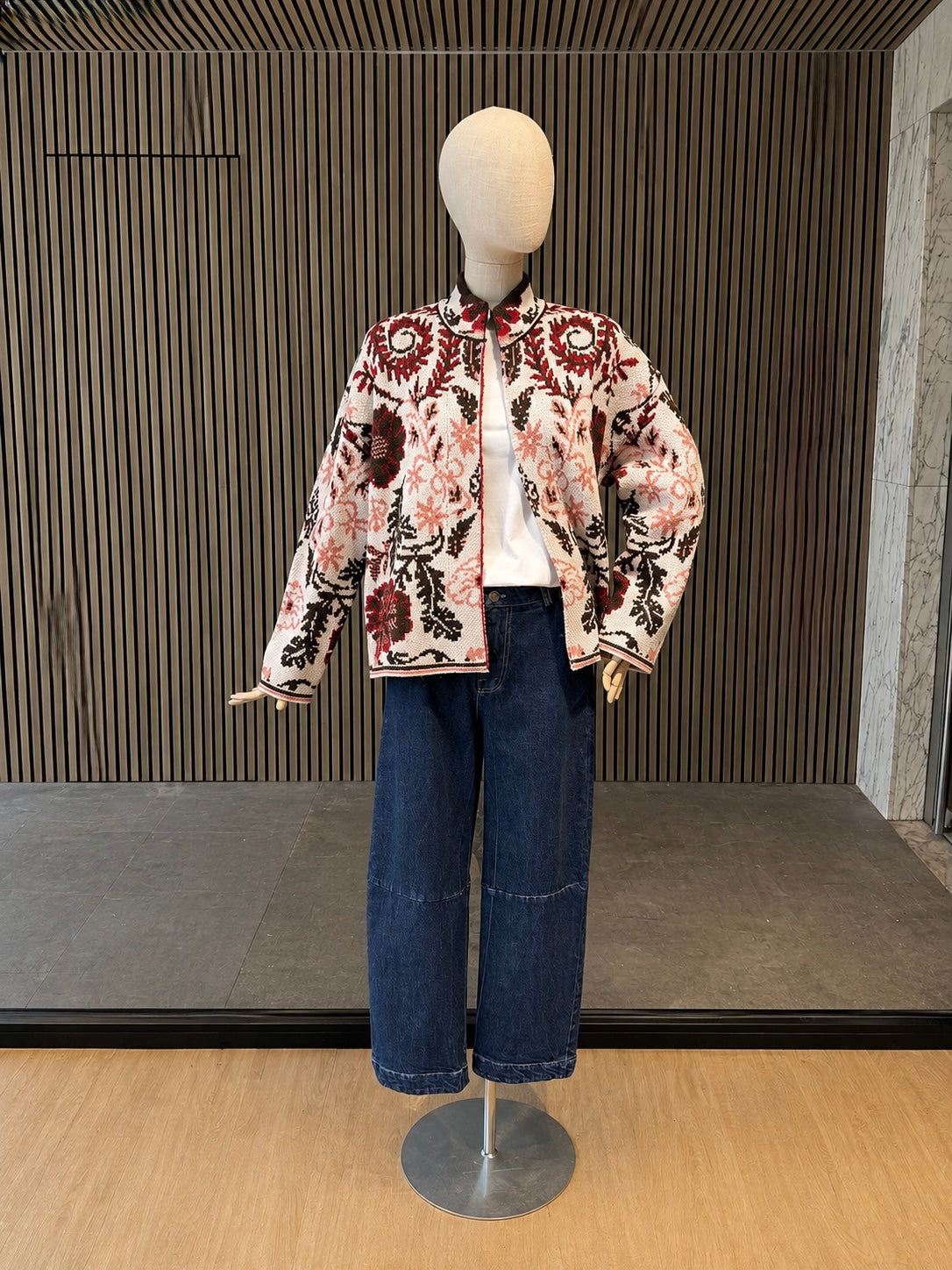 Women's Ivory Floral Jacquard Knit Cardigan Jacket