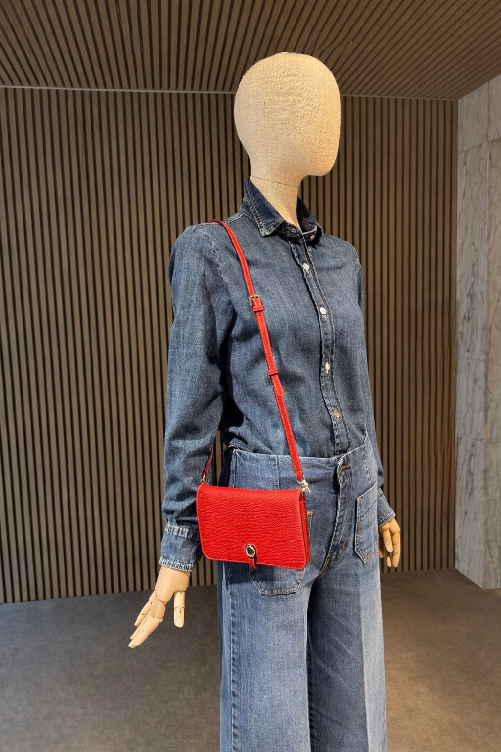 Luxe Red Leather Modular Crossbody Bag - Detachable Wallet & Adjustable Strap