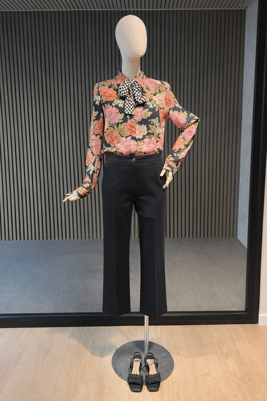 Women's Relaxed Fit Floral Bow Blouse