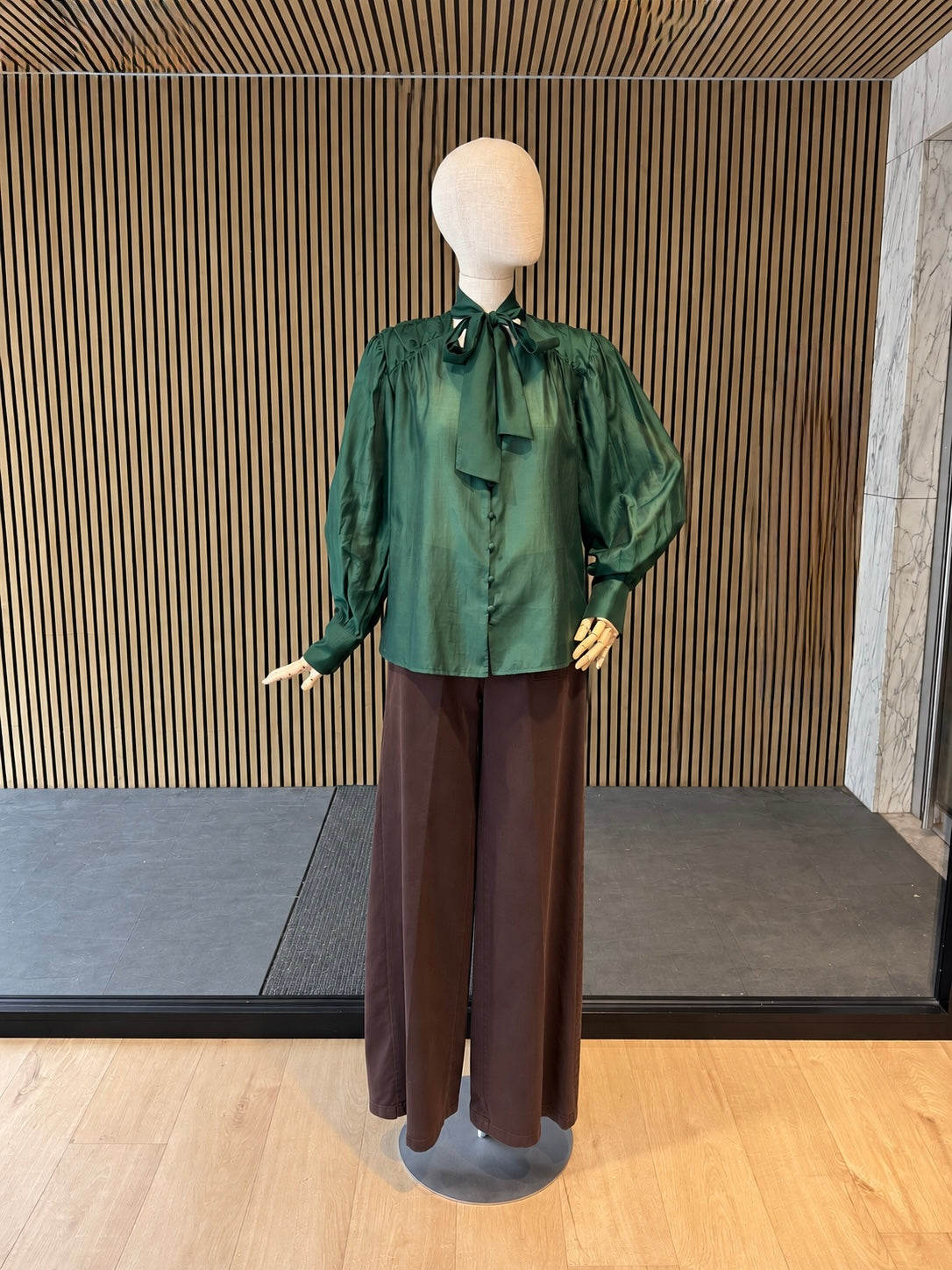 Green Bow Neck Blouse With Long Sleeves