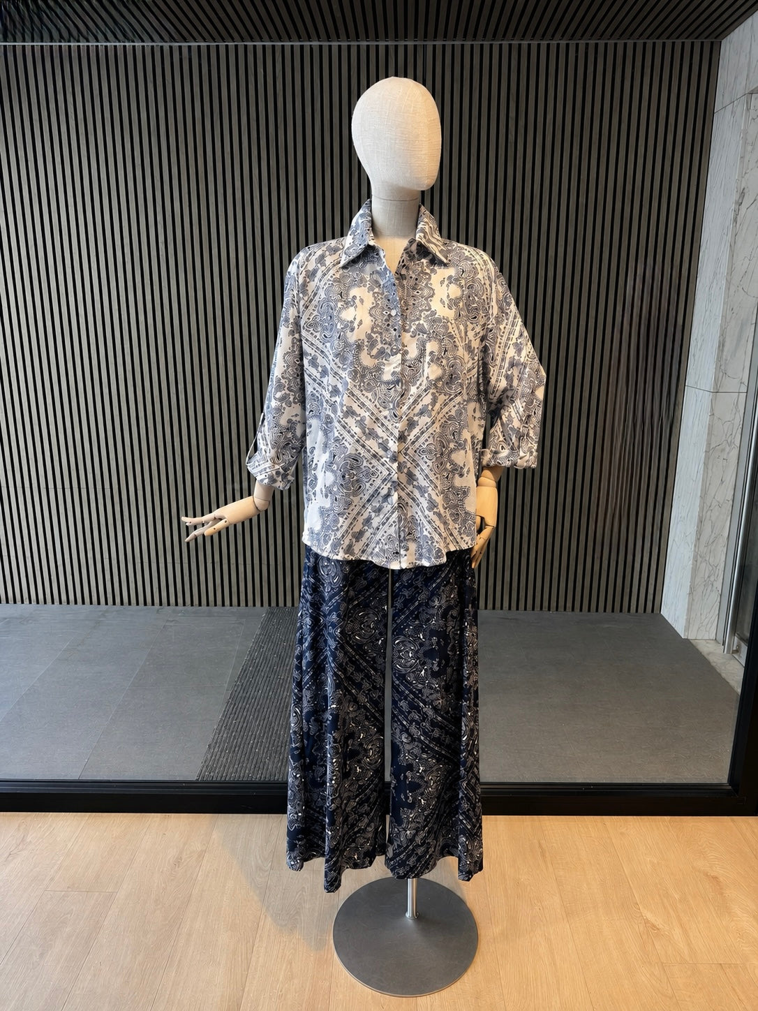 White & Navy Paisley Print Relaxed Shirt With 3/4 Sleeves