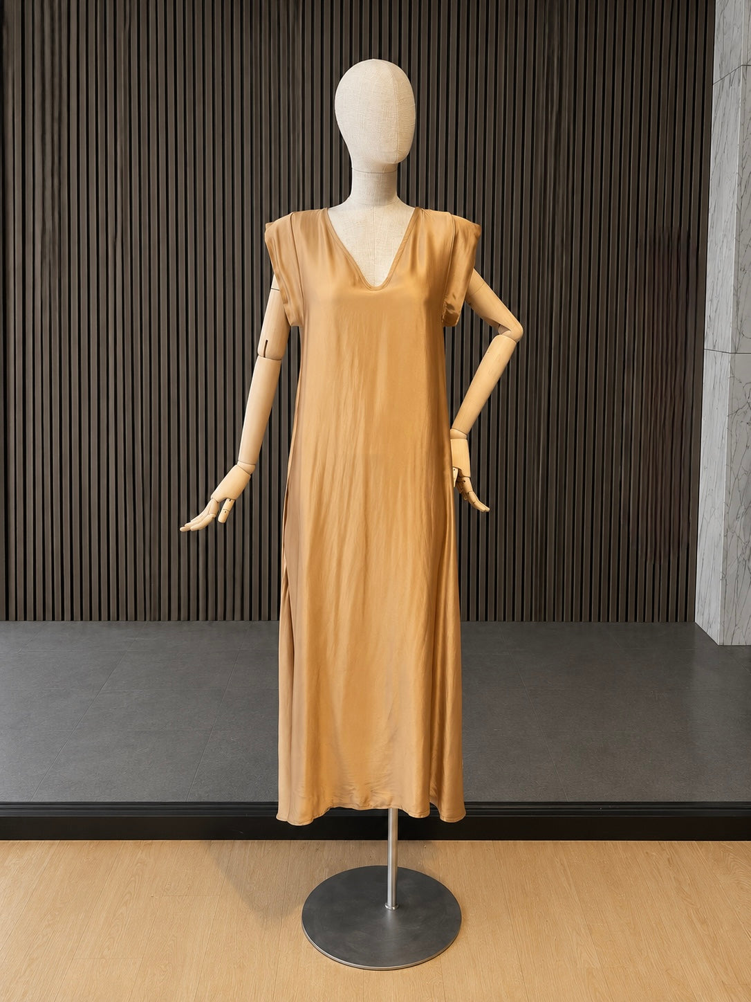Women's Relaxed Fit Gold V-Neck Maxi Dress With Cap Sleeves