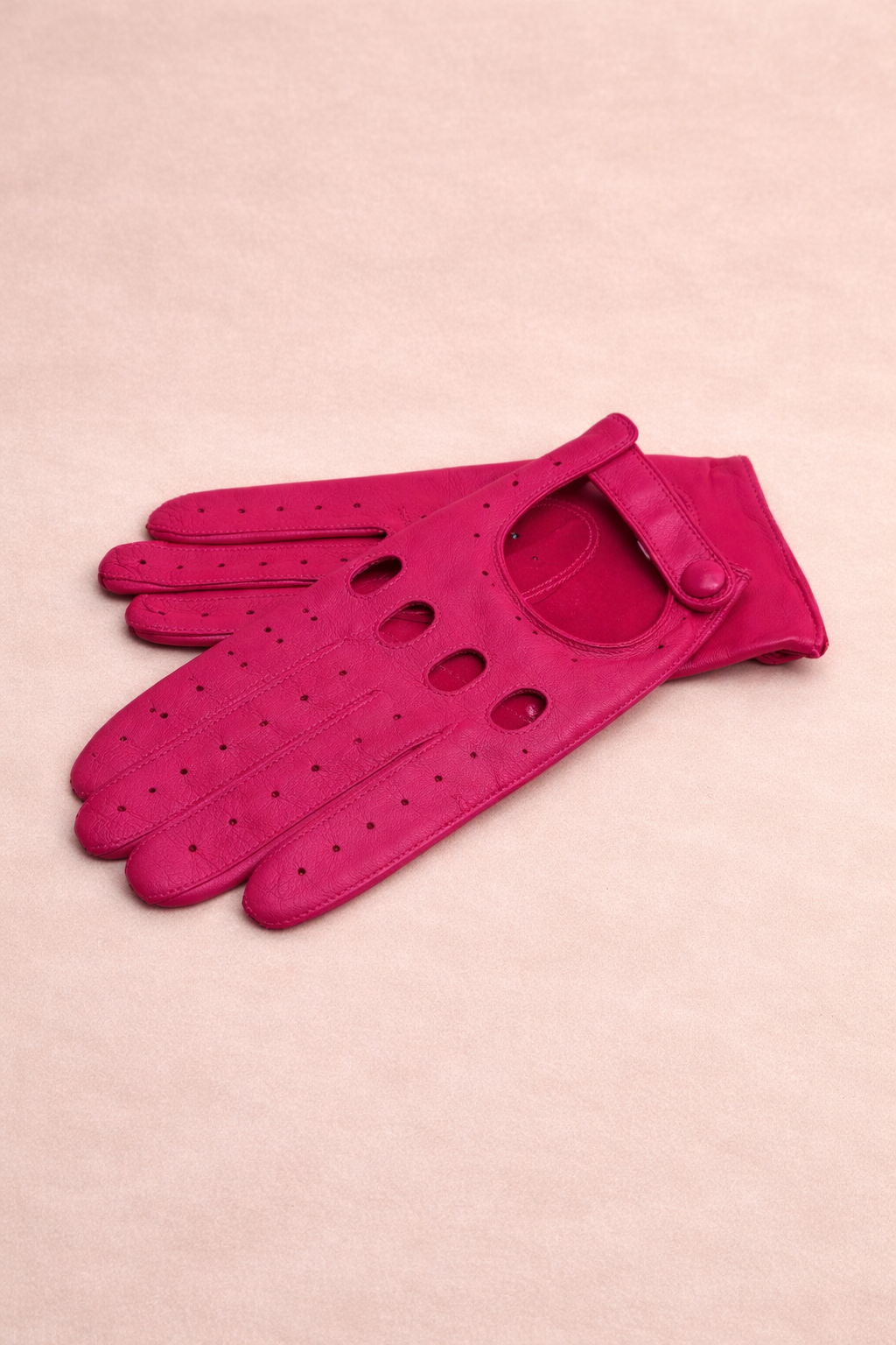 Messina Women's hot pink leather driving gloves