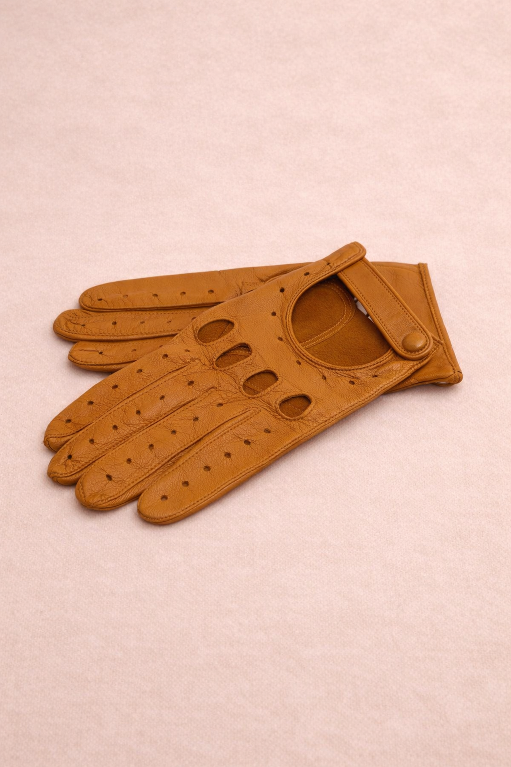 Messina Women's camel leather driving gloves