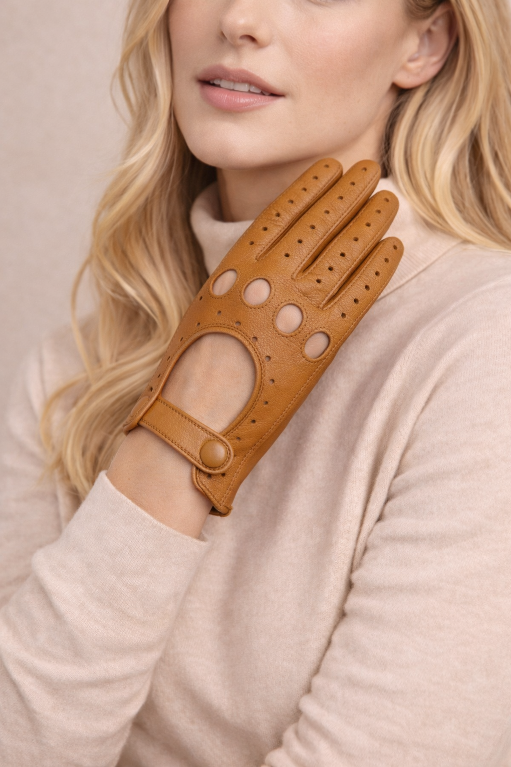 Messina Women's camel leather driving gloves