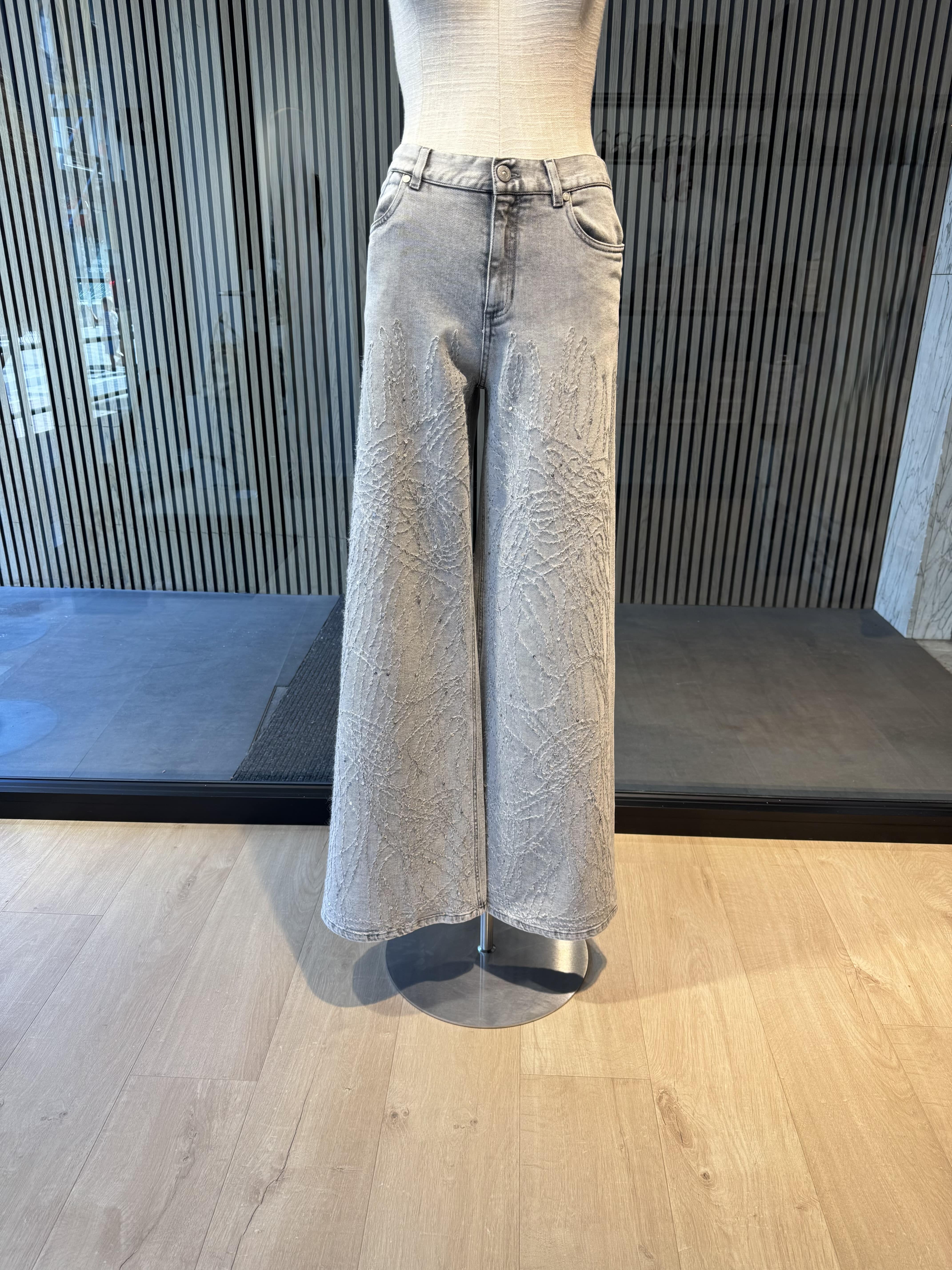 Flare jeans with front embroidery