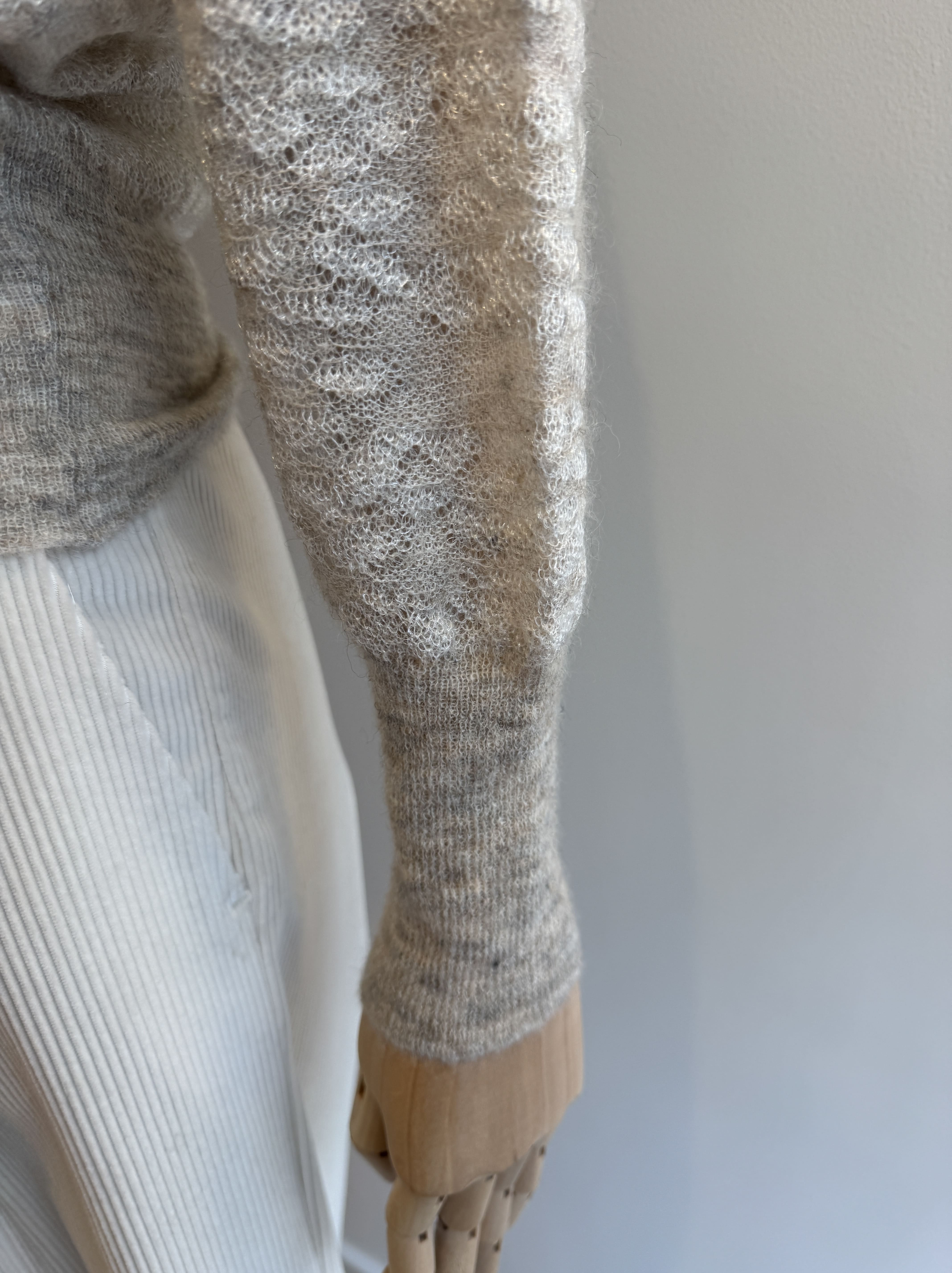 Beige light weigh textured knitwear
