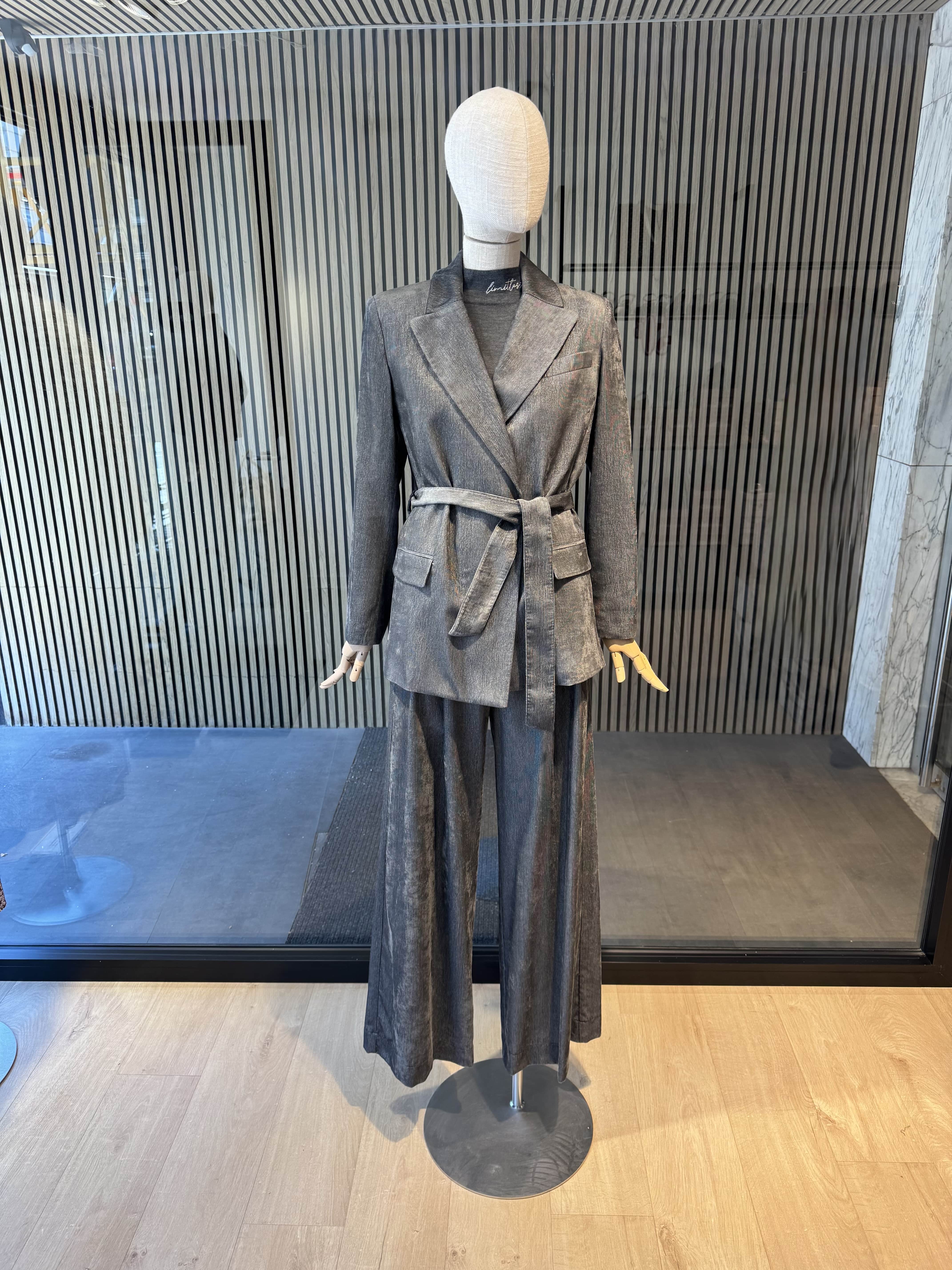 Relaxed fit corduroy jacket with silver lines