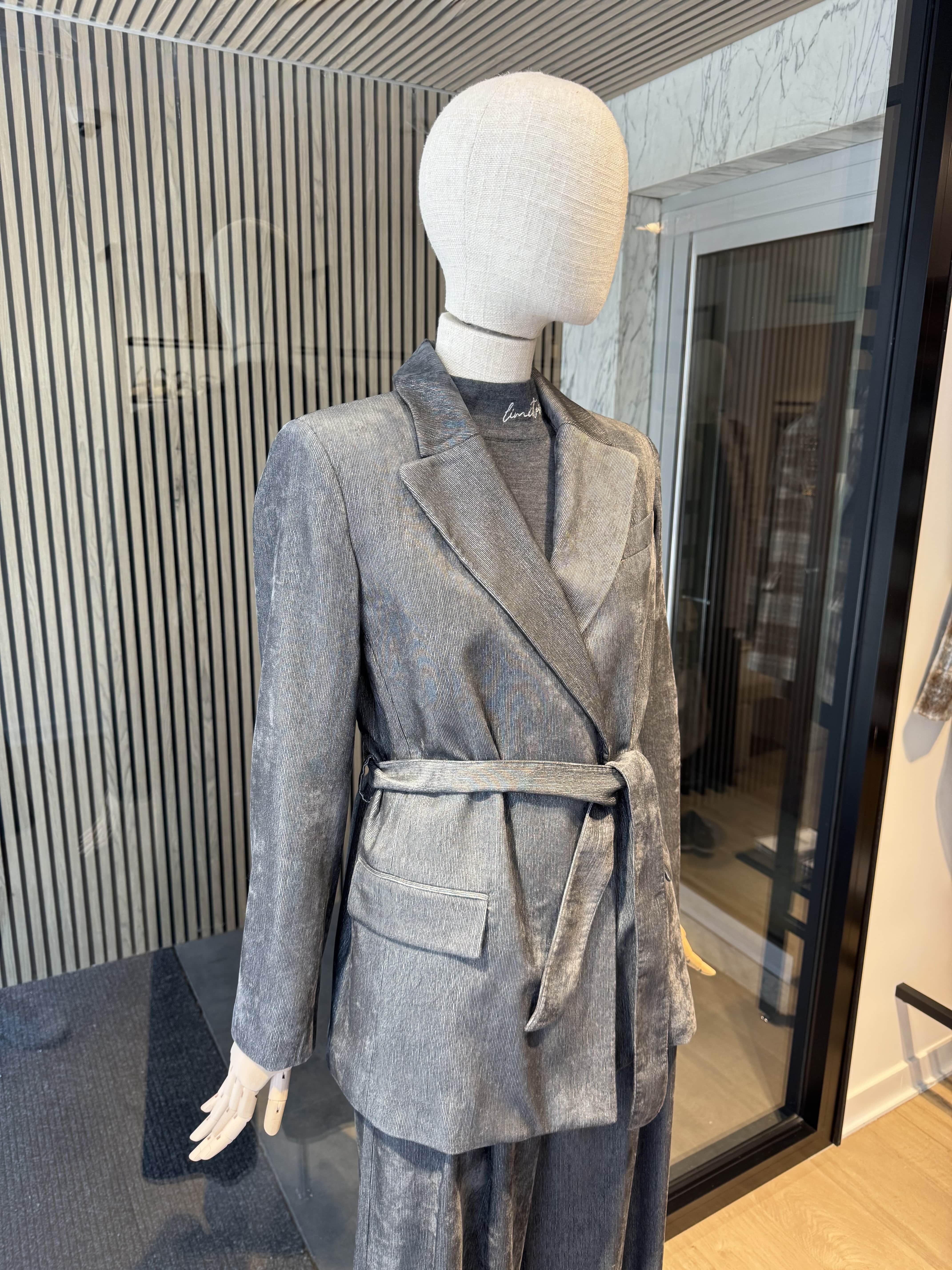 Relaxed fit corduroy jacket with silver lines