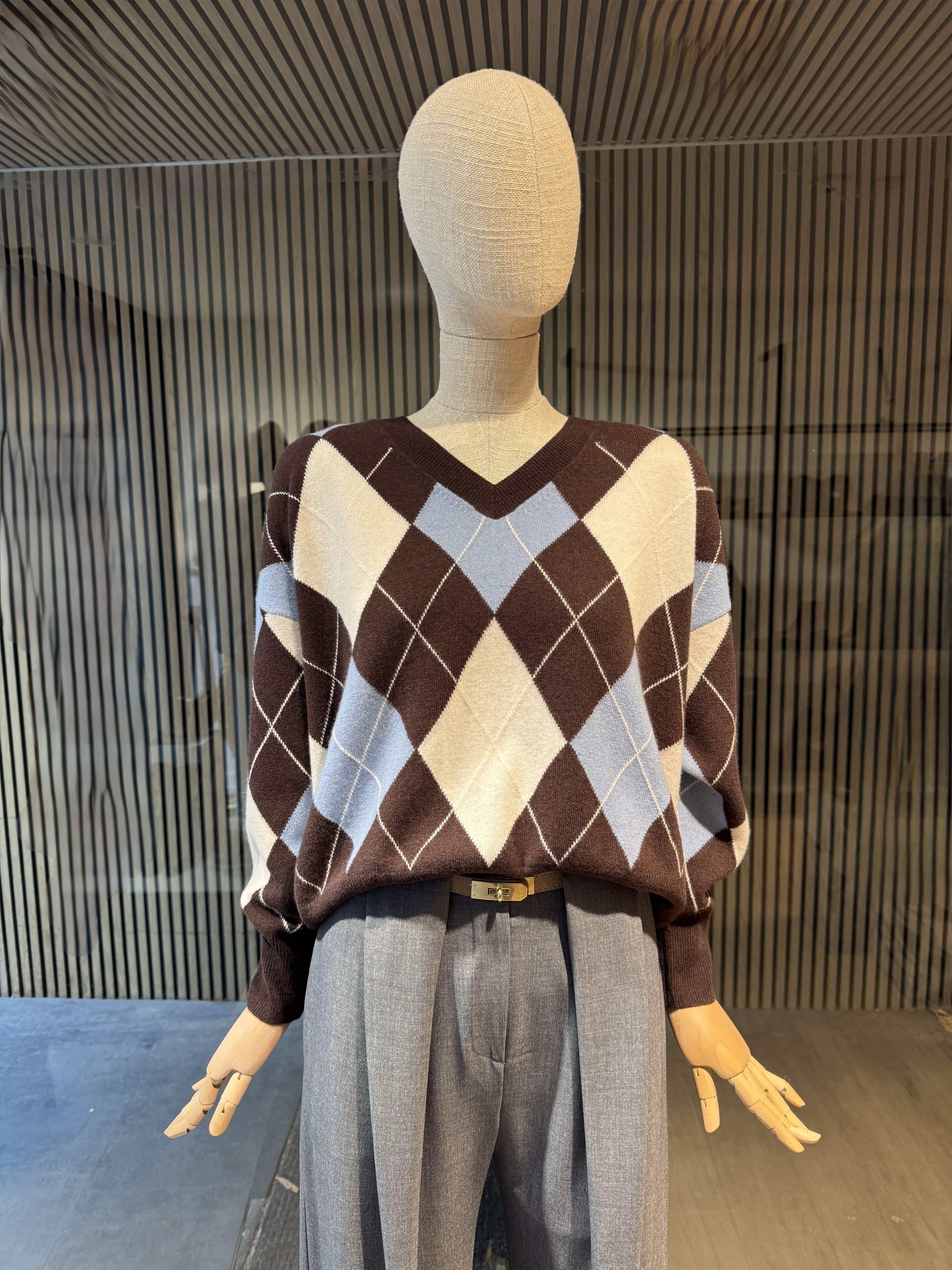 Relaxed fit brown/blue/white v-neck sweater