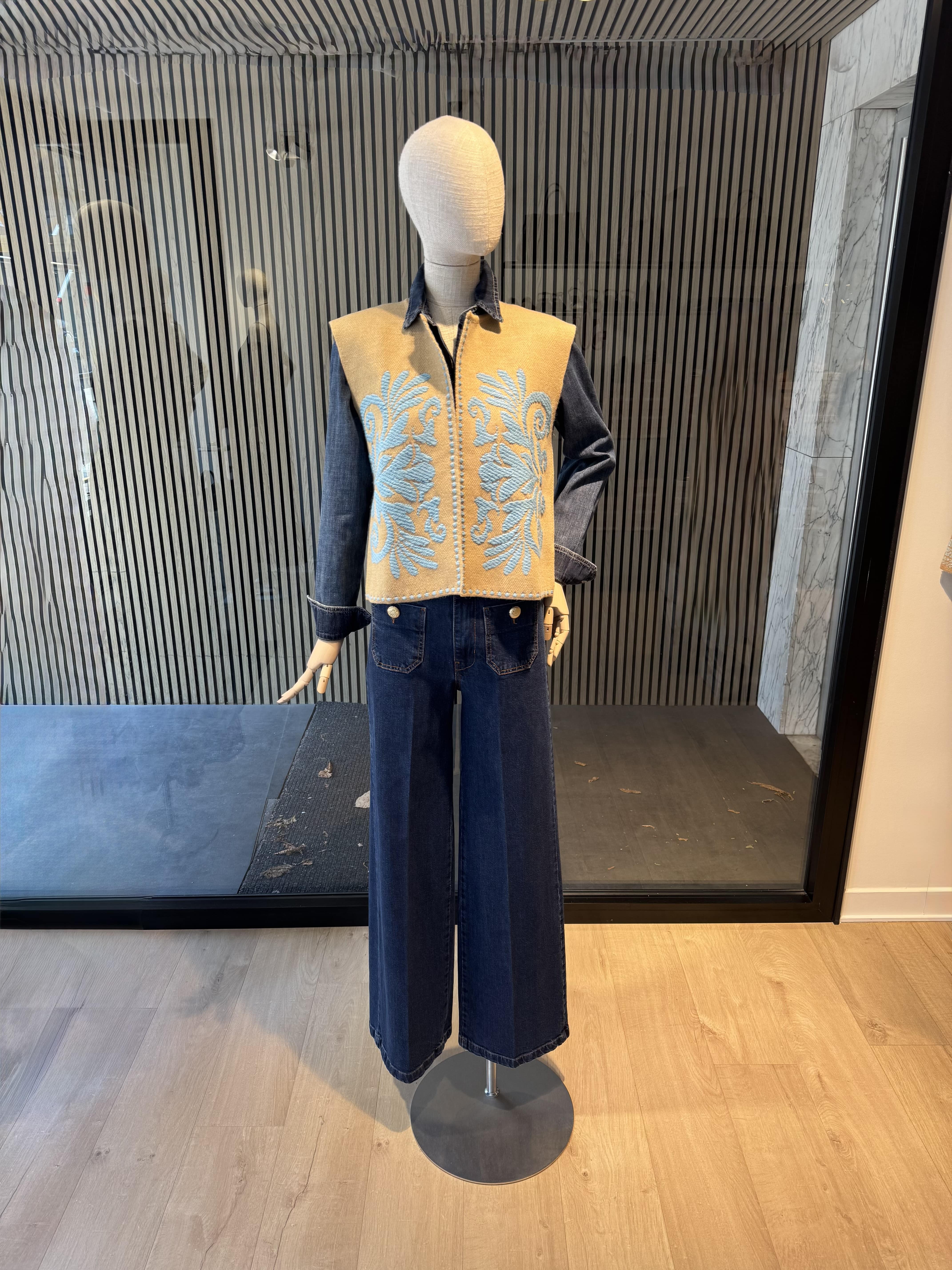 Jeans with gold buttons