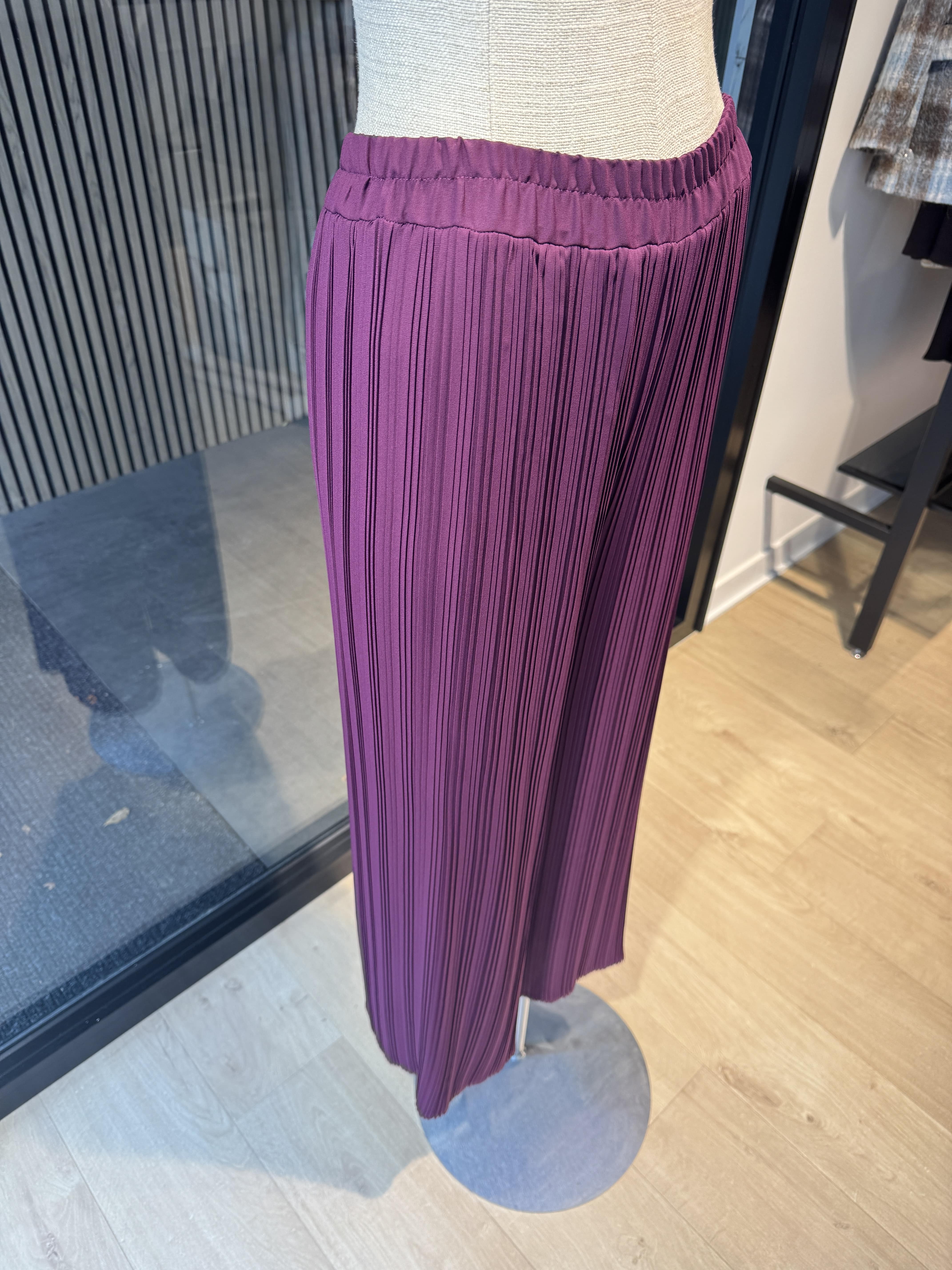 Relaxed fit trousers