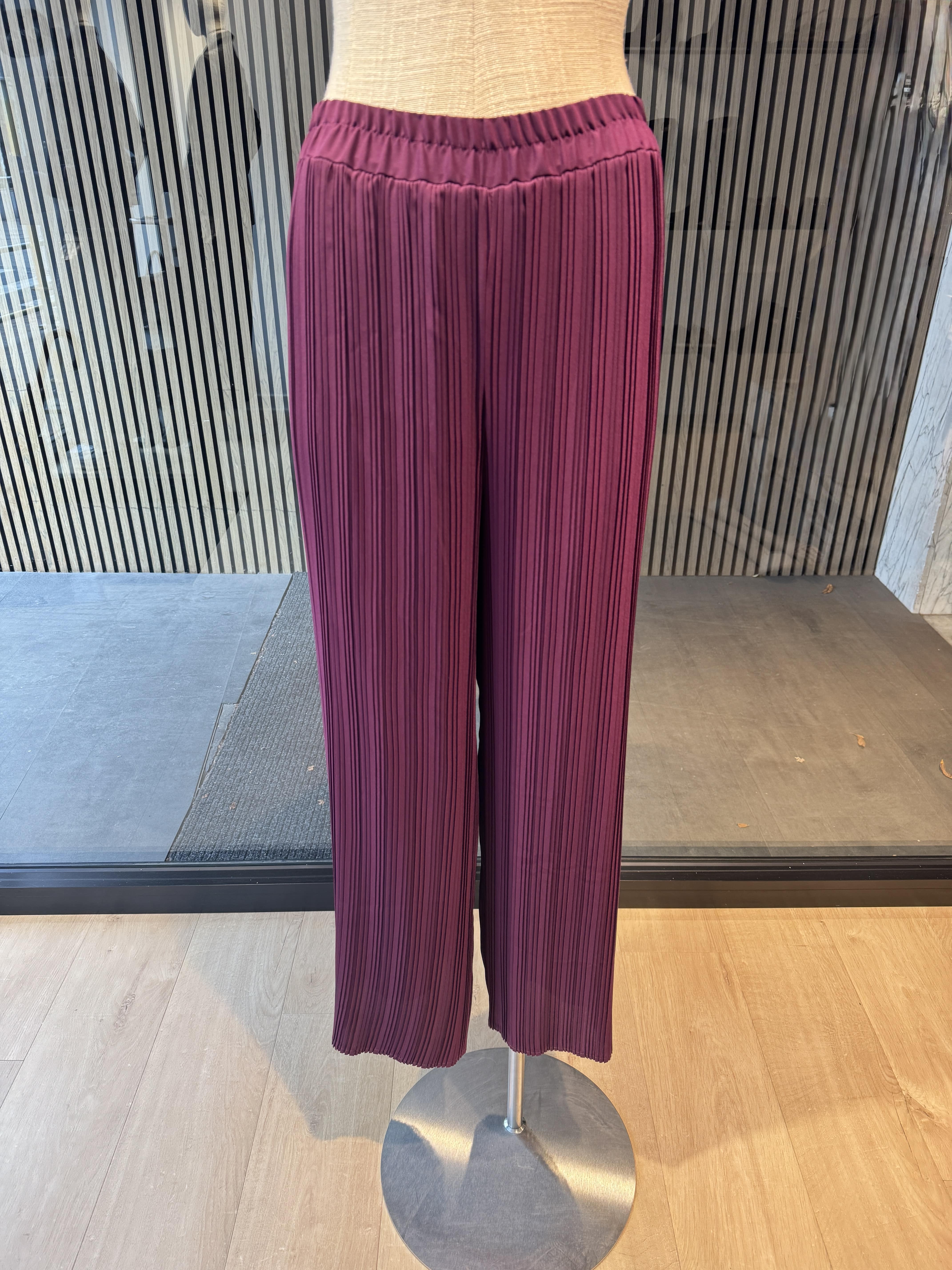 Relaxed fit trousers