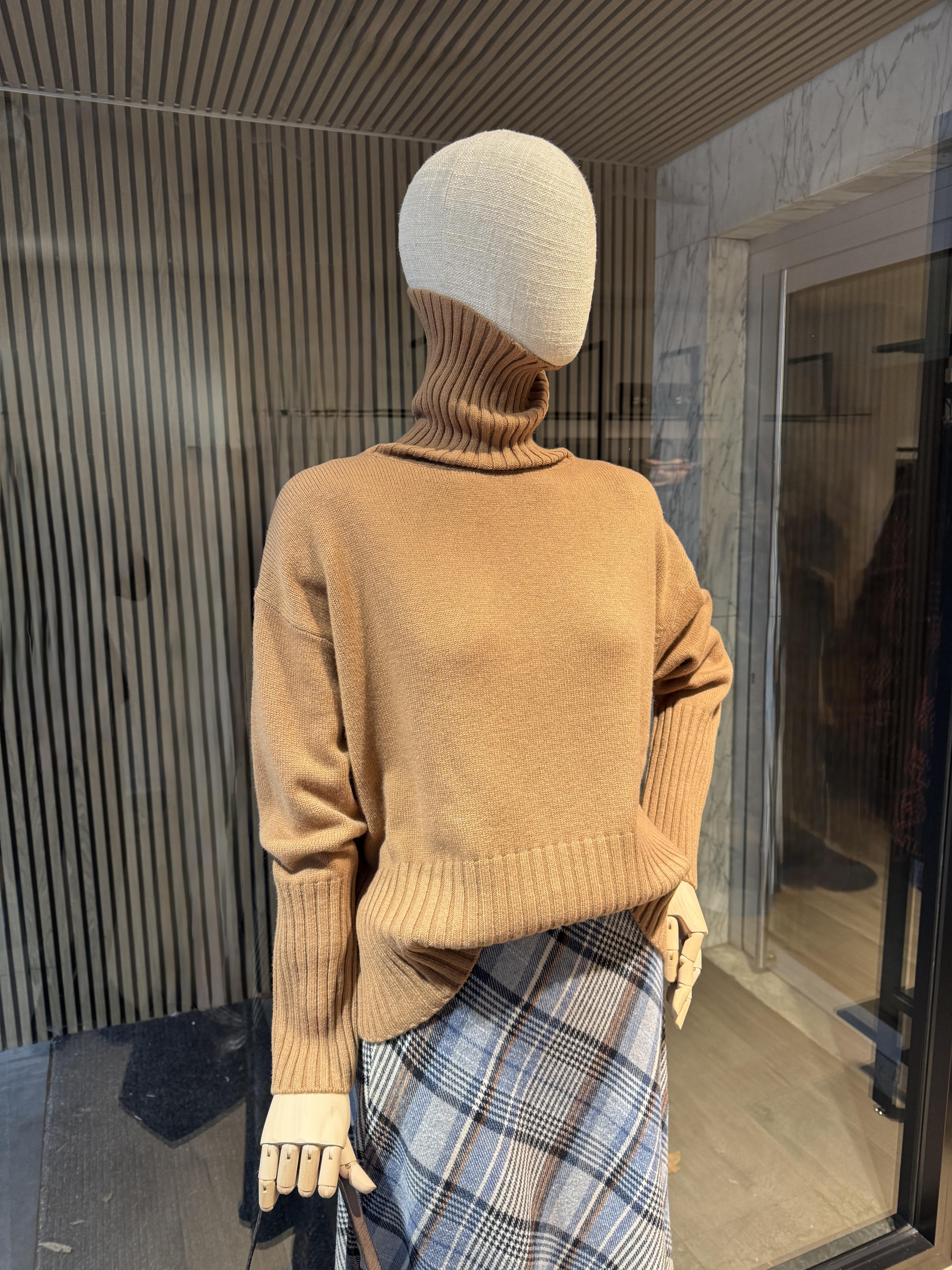 Relaxed fit camel sweater